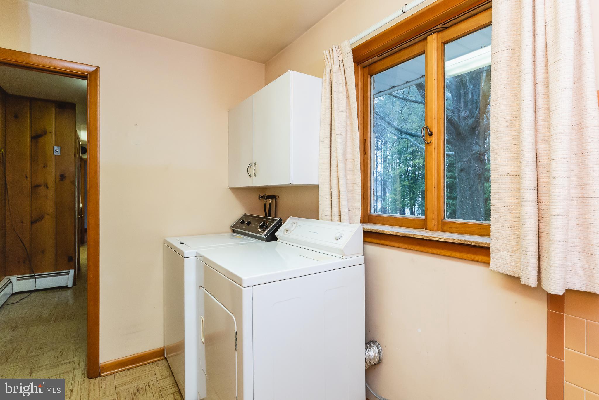 LOCUST KNOLL - Residential