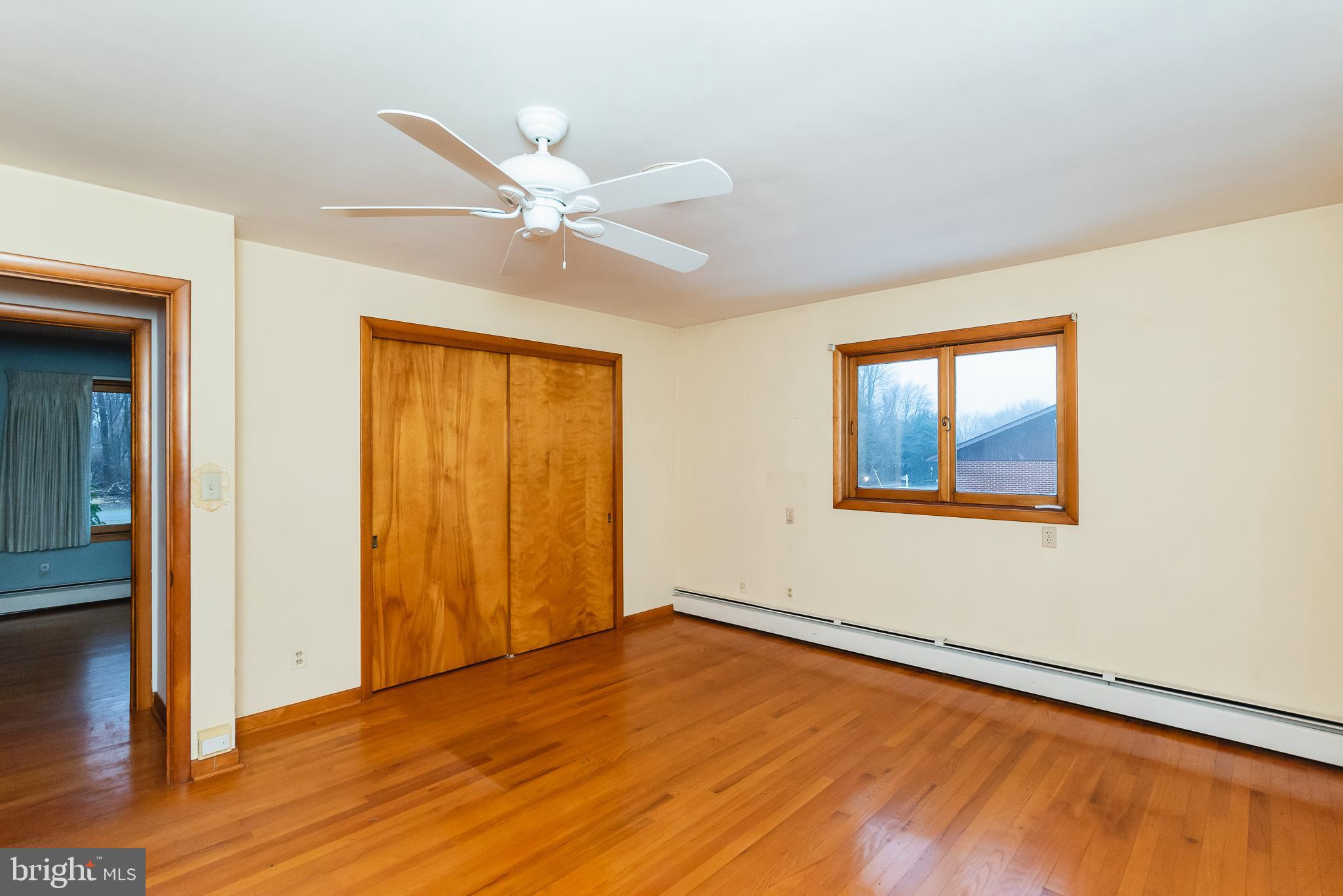 LOCUST KNOLL - Residential