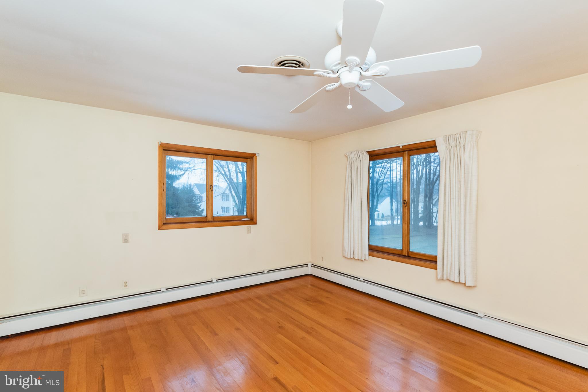 LOCUST KNOLL - Residential