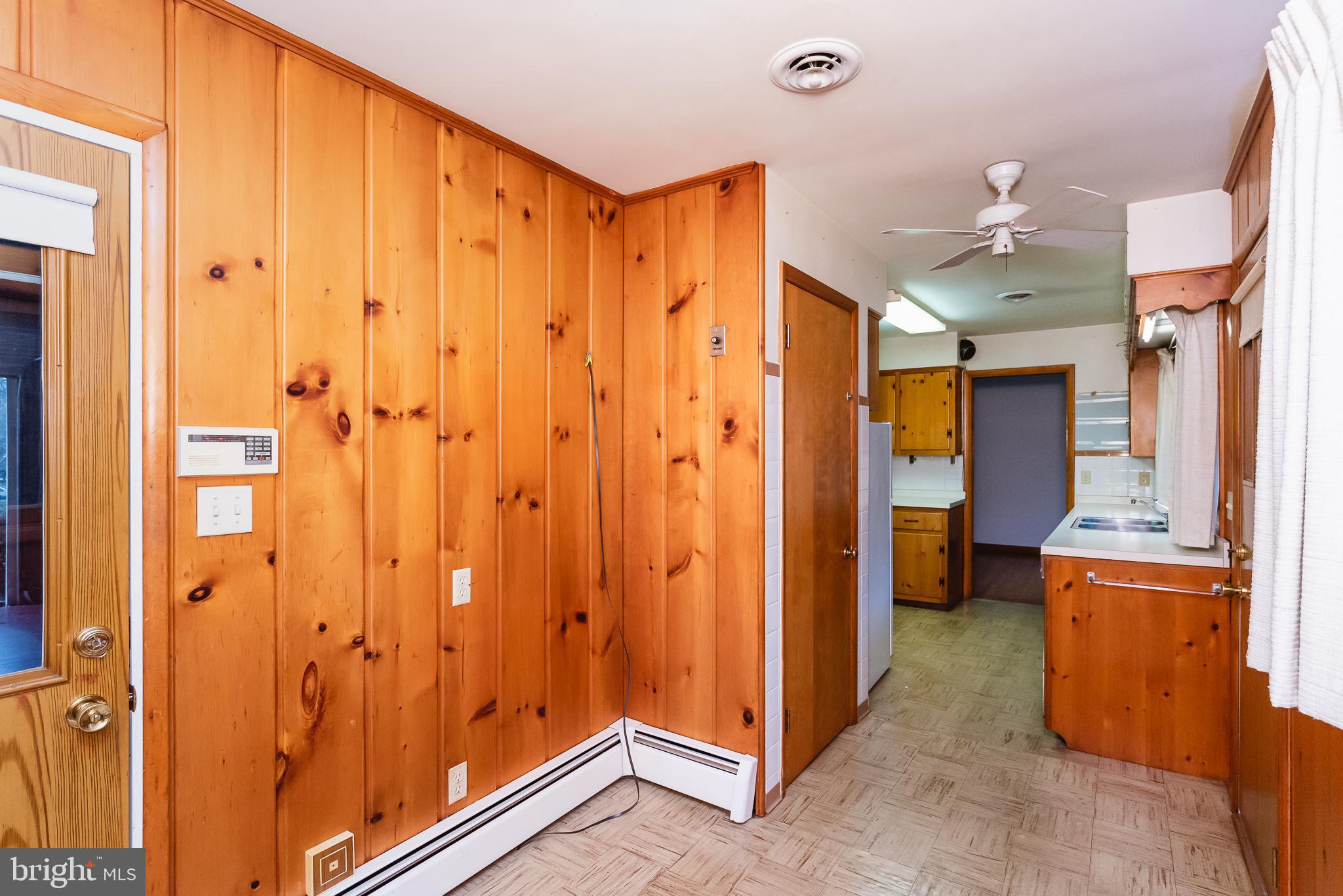 LOCUST KNOLL - Residential