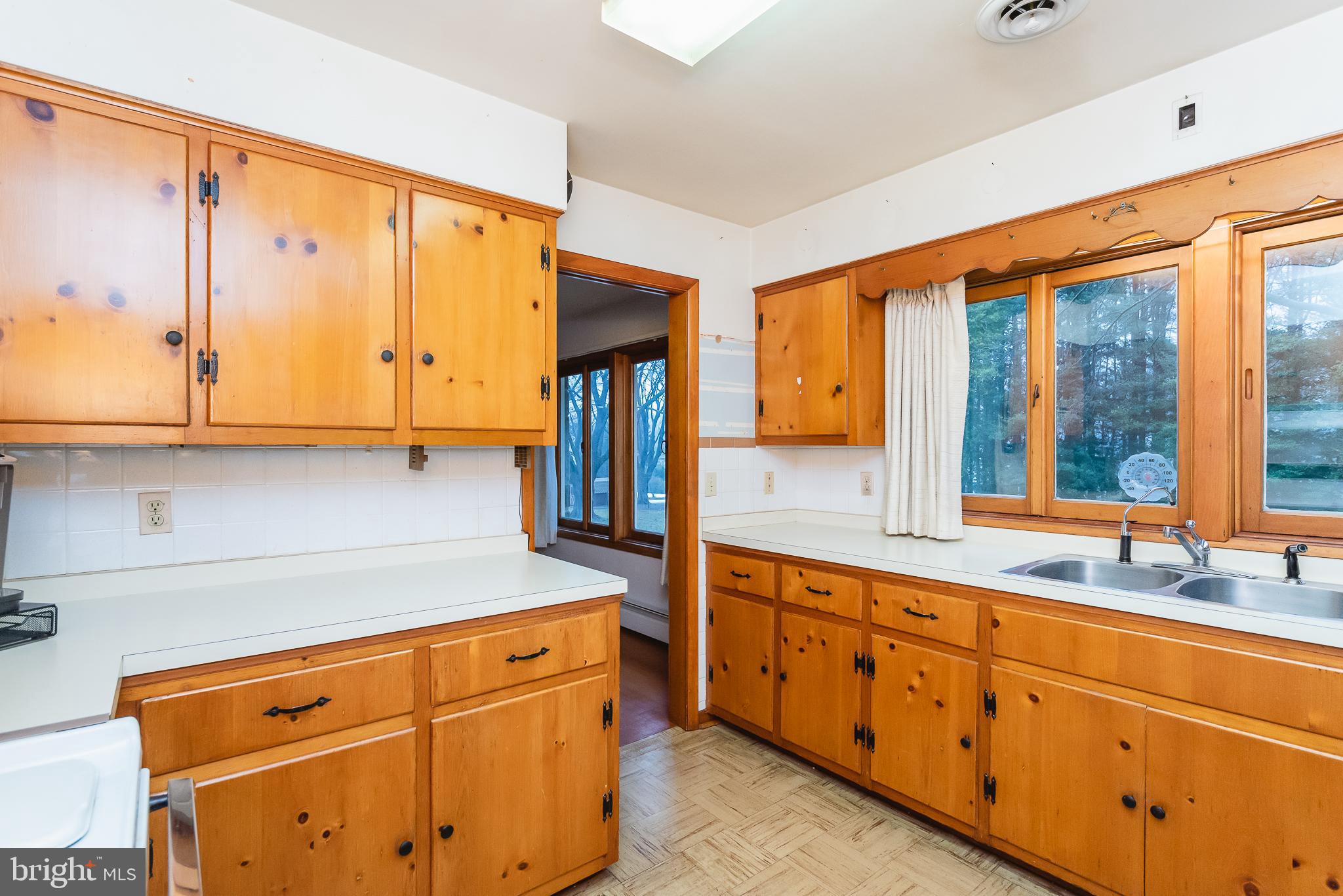 LOCUST KNOLL - Residential