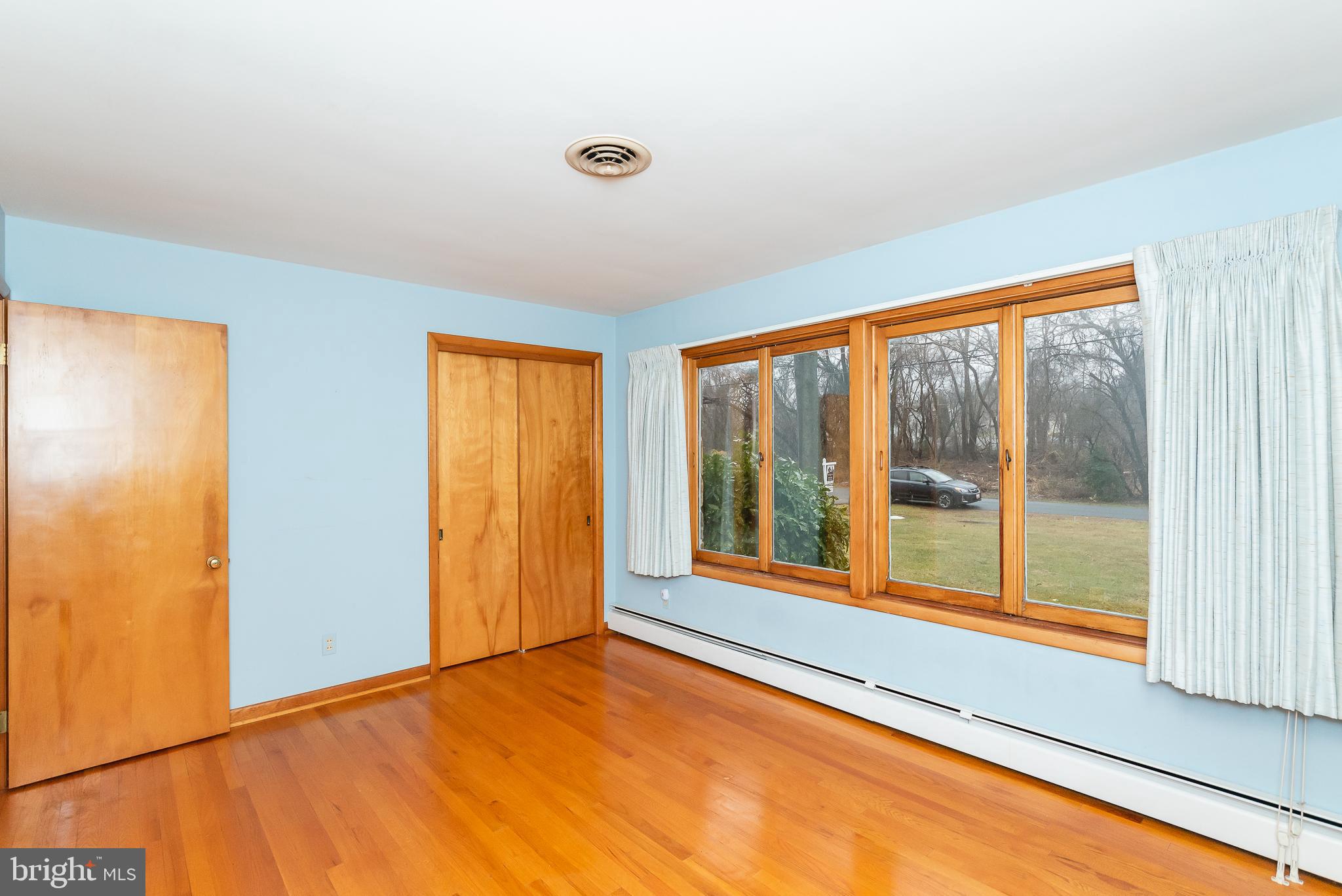 LOCUST KNOLL - Residential