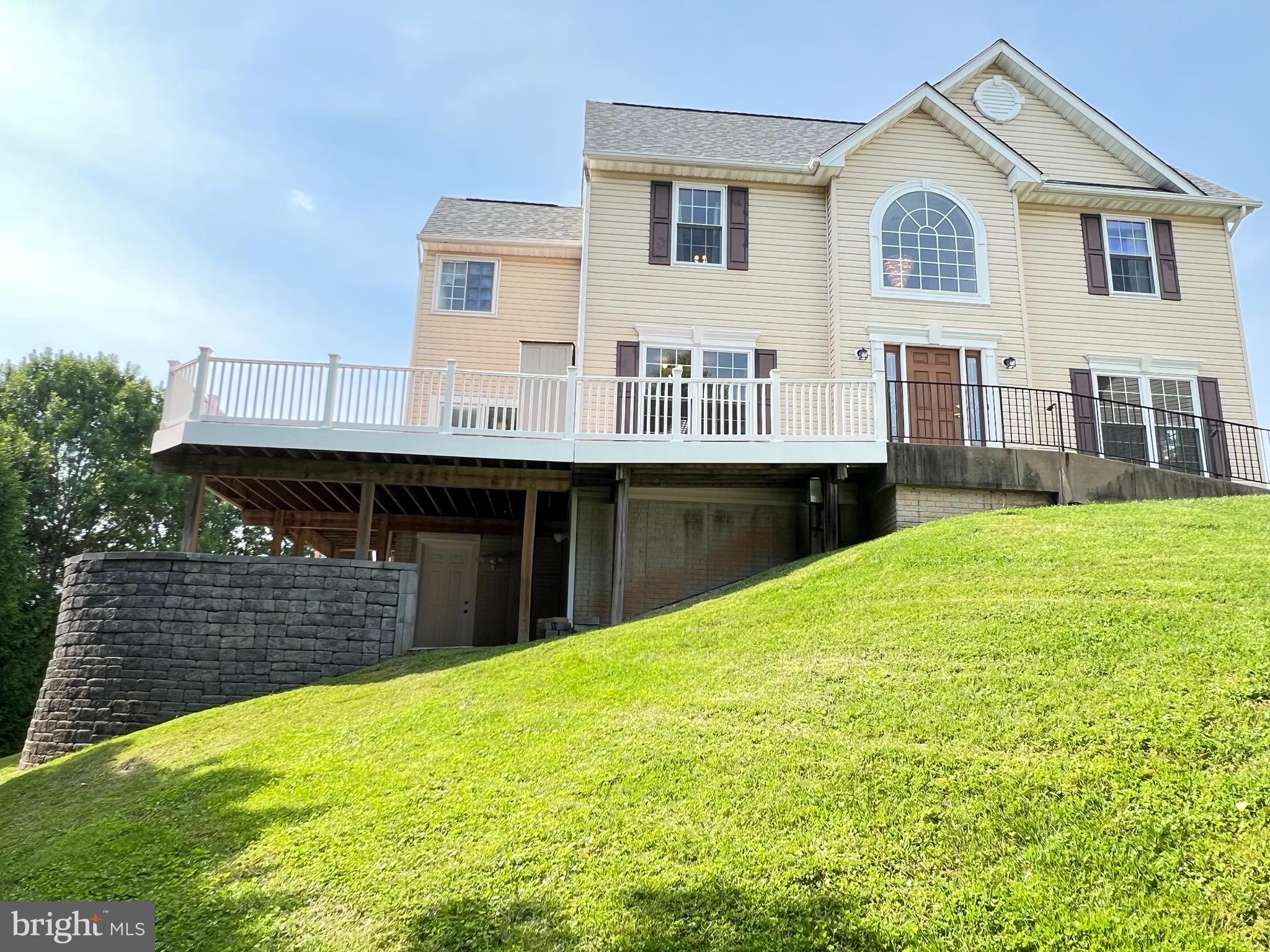 REISTERSTOWN VILLAGE - Residential