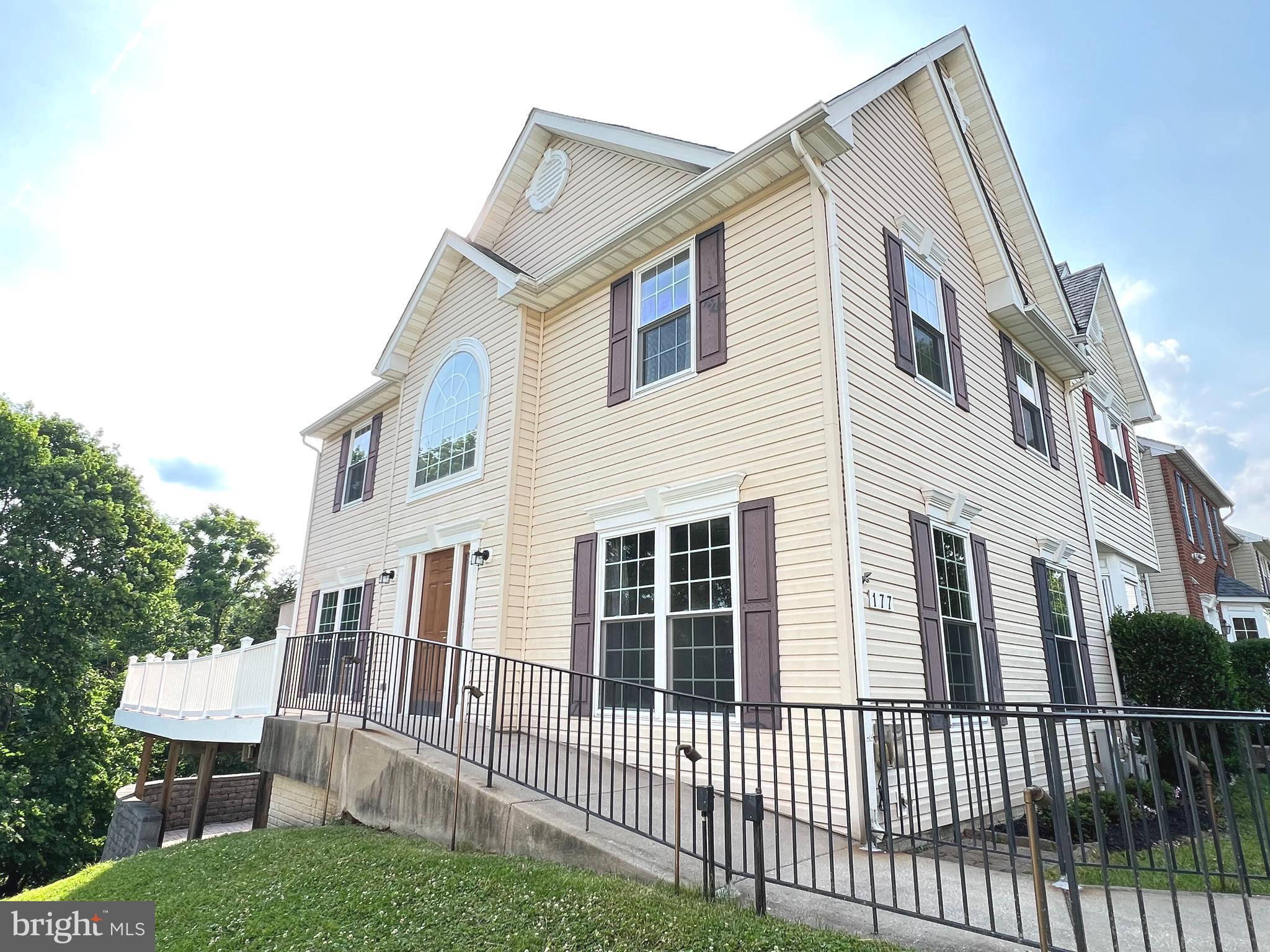 REISTERSTOWN VILLAGE - Residential