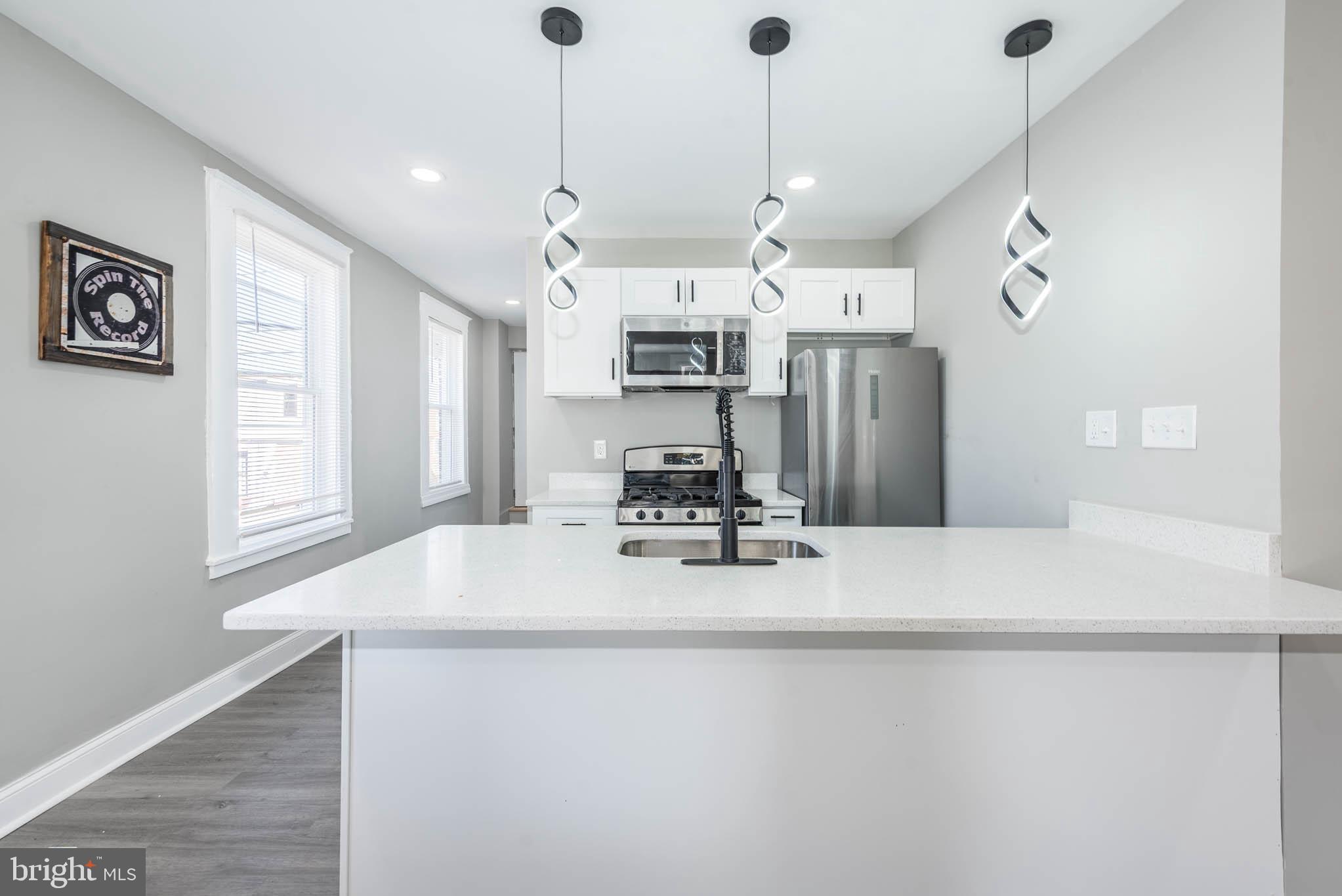 FOUR BY FOUR - Residential