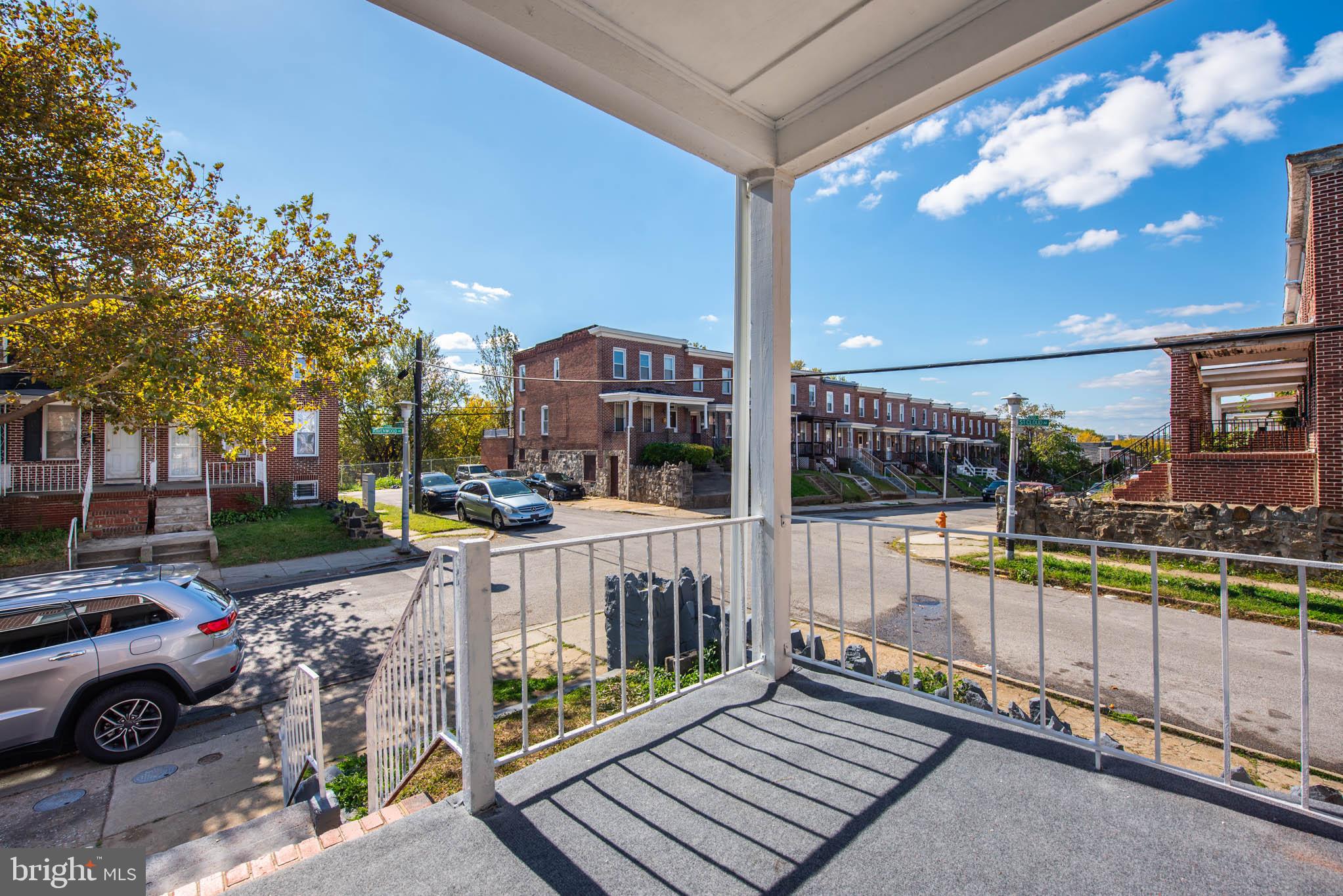 FOUR BY FOUR - Residential