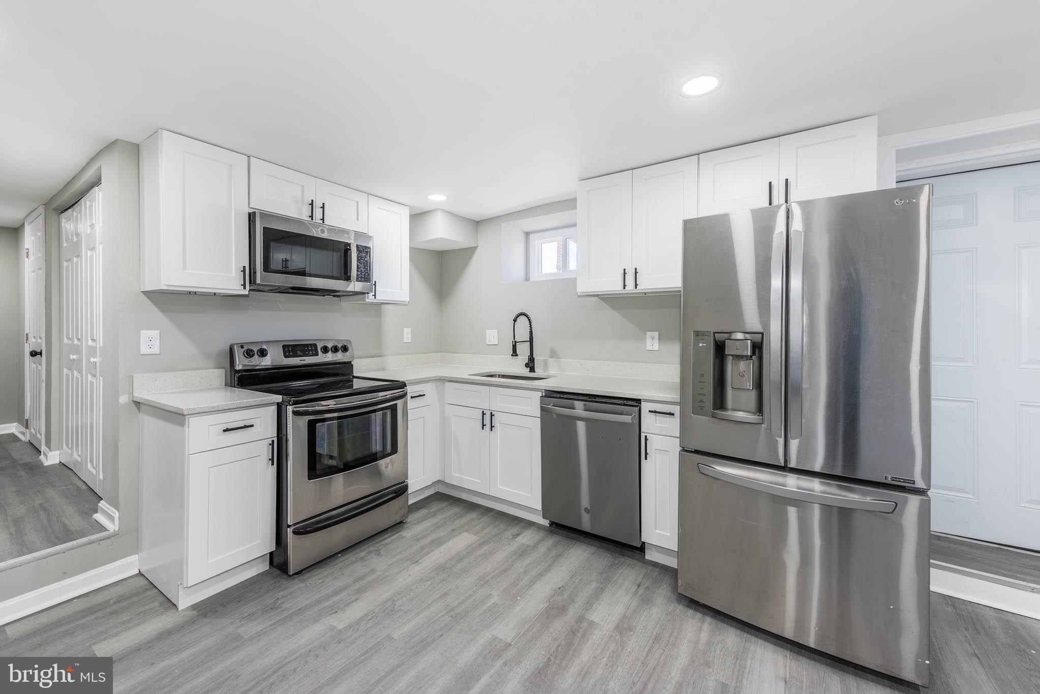 FOUR BY FOUR - Residential