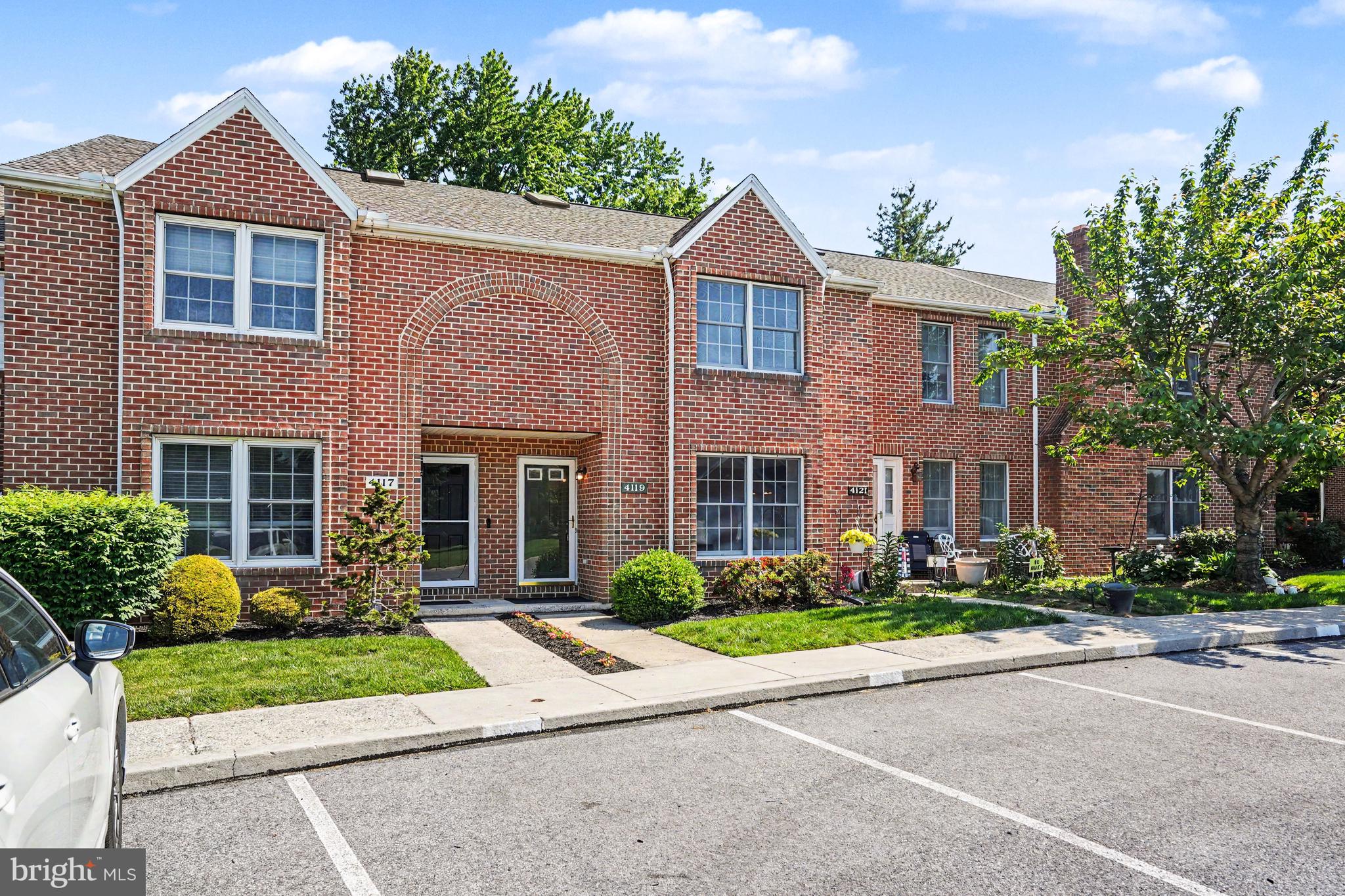 BEAUMONT SQUARE - Residential