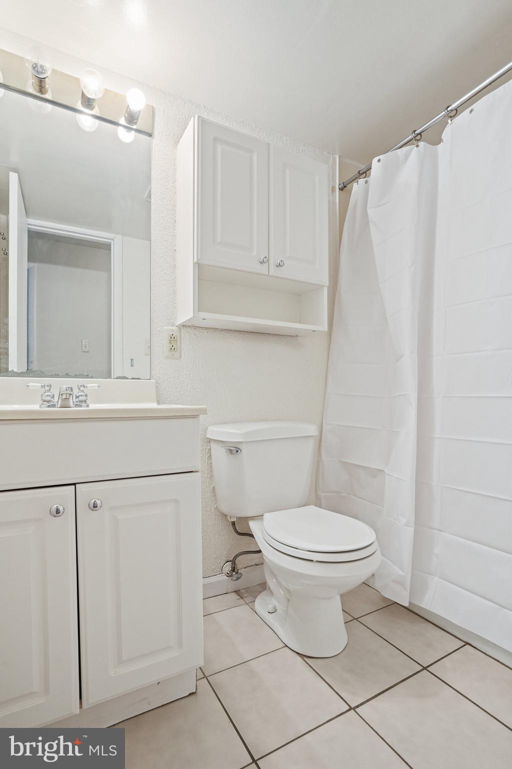 NORMANDIE ON THE LAKE II - Residential