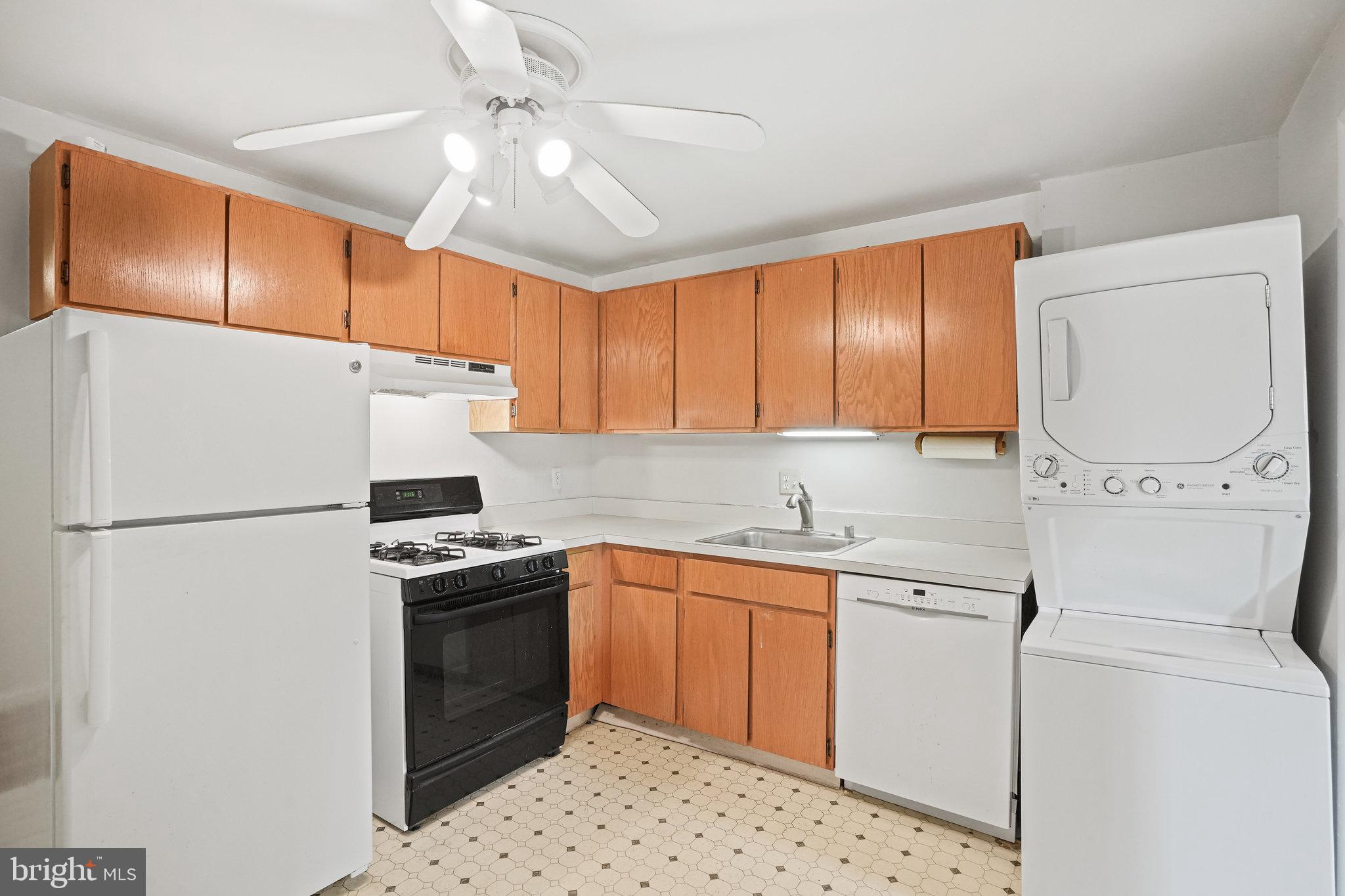 NORMANDIE ON THE LAKE II - Residential