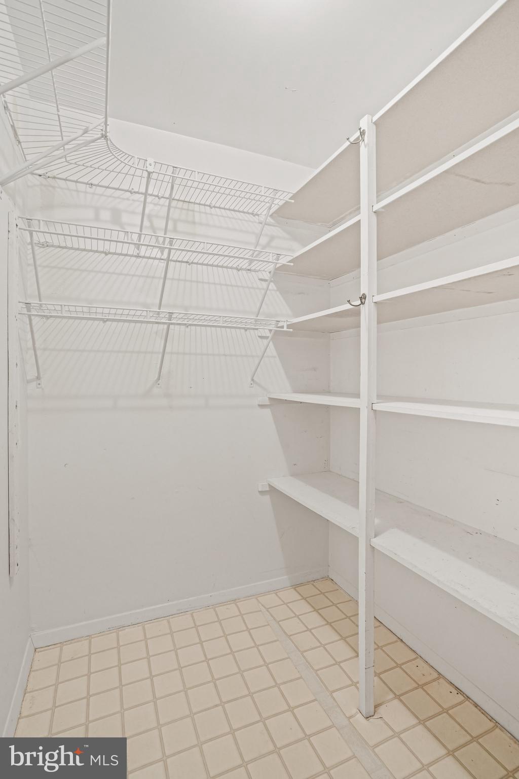 NORMANDIE ON THE LAKE II - Residential