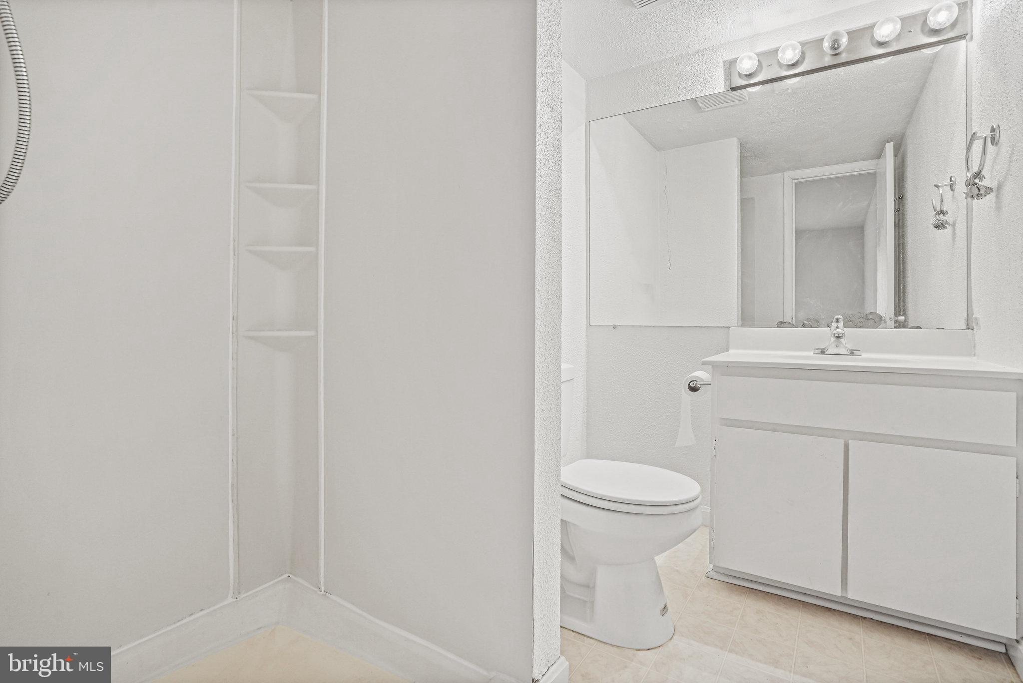 NORMANDIE ON THE LAKE II - Residential