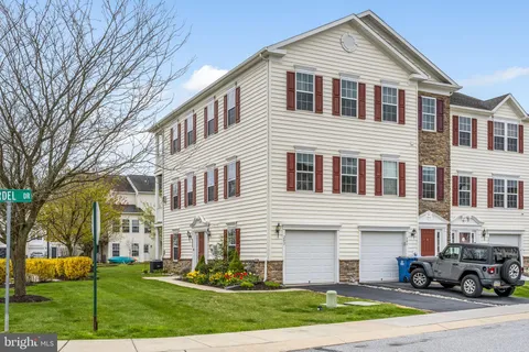 202 Bardel Drive Unit 202, Coatesville, PA MLS: PACT2095754