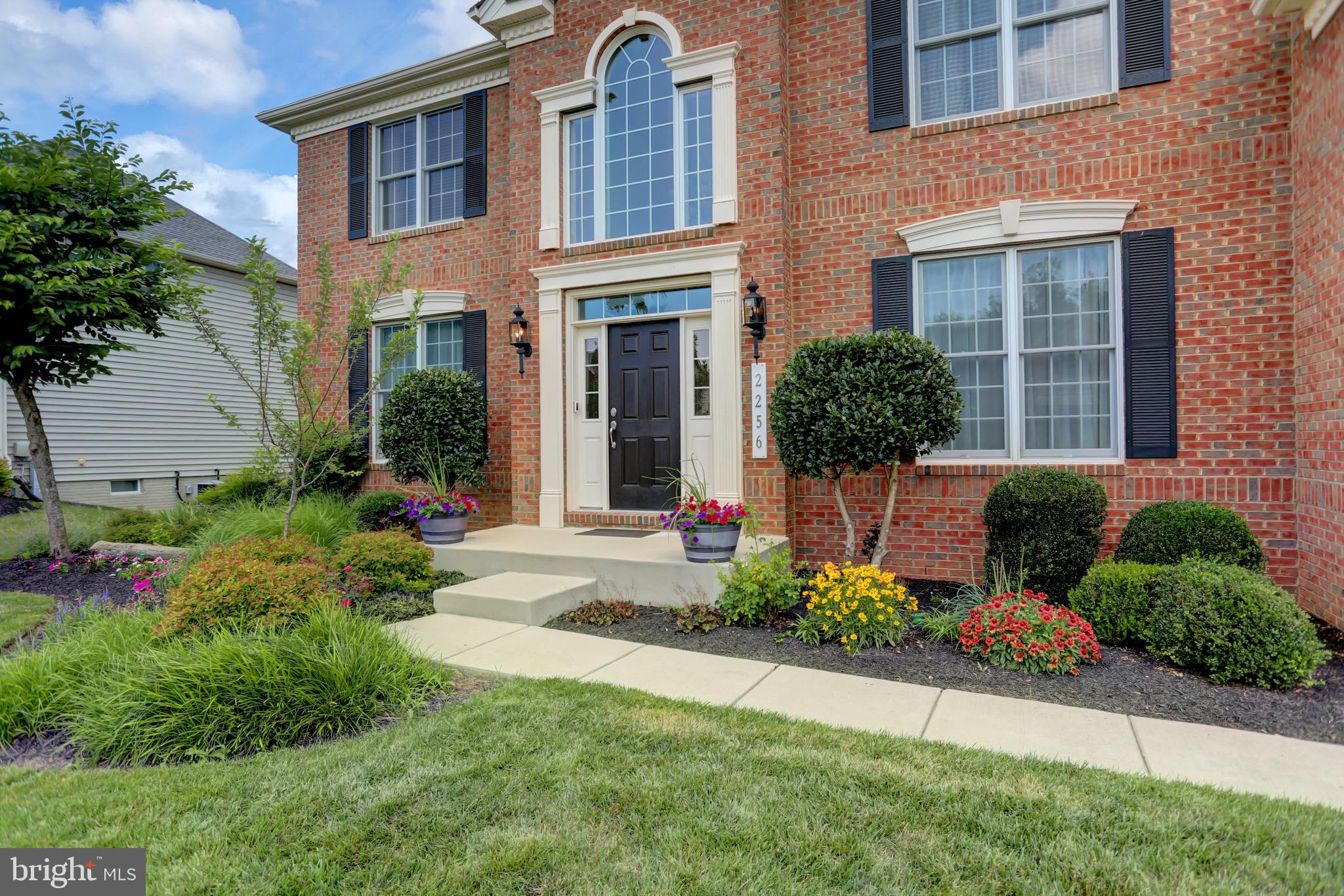 THE ESTATES AT CEDARDAY - Residential