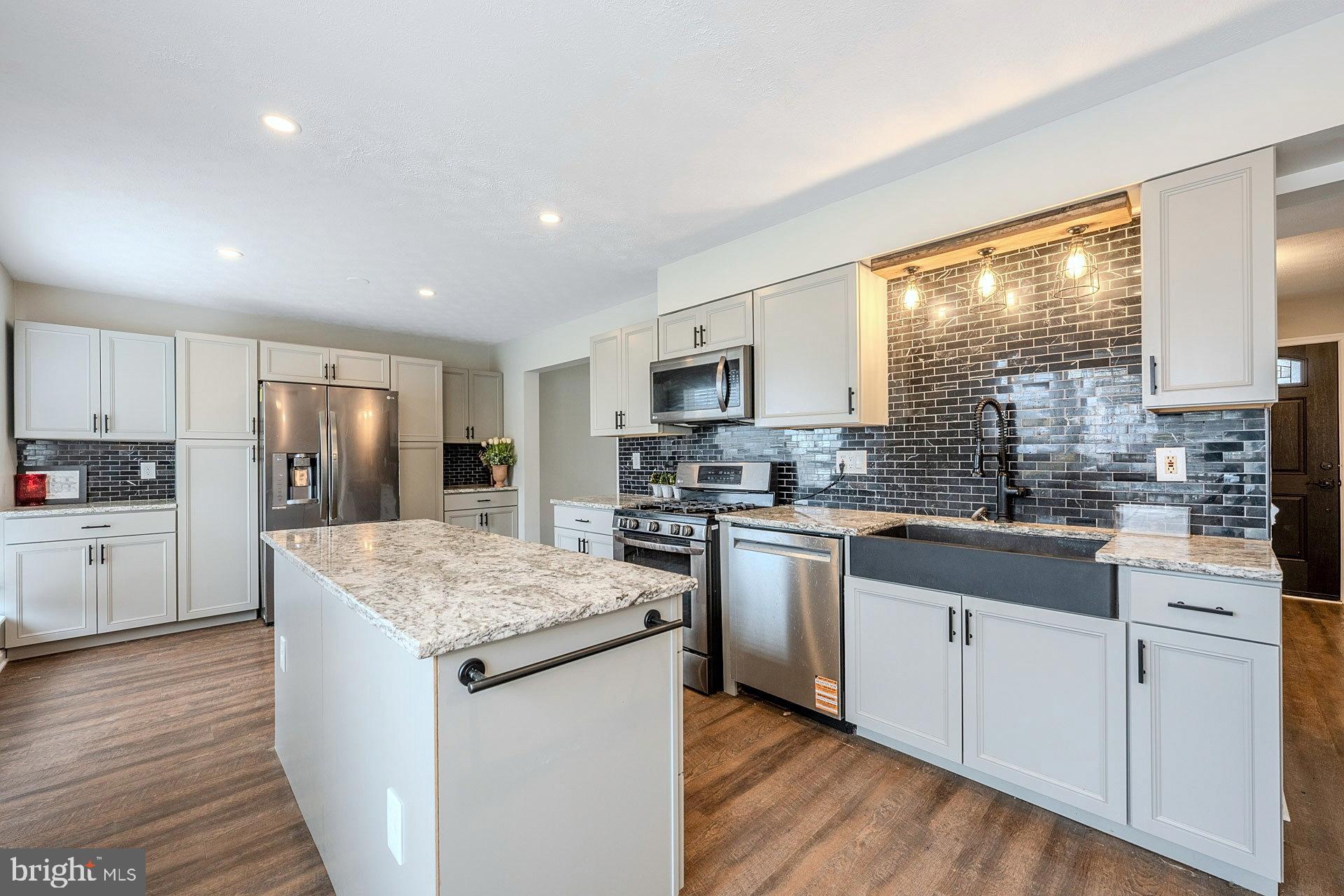 FURNACE HILLS - Residential