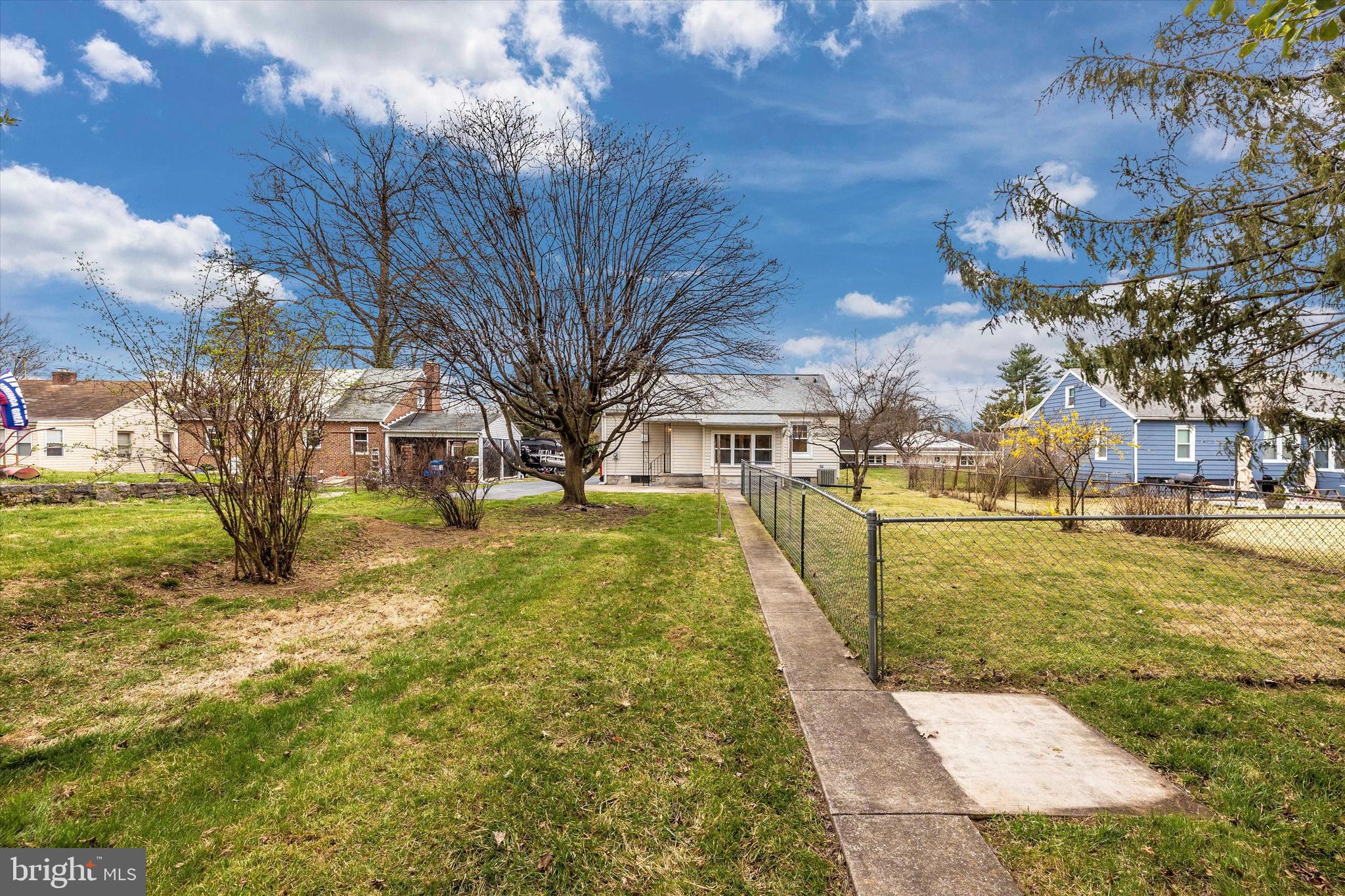 HAGERSTOWN - Residential