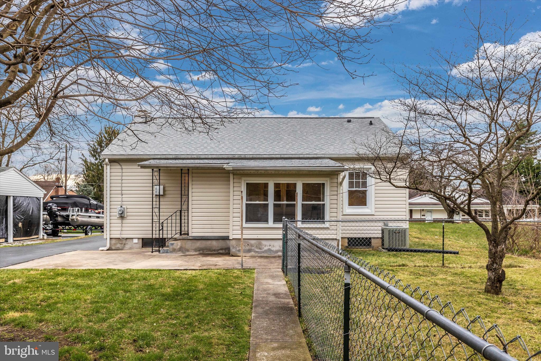 HAGERSTOWN - Residential