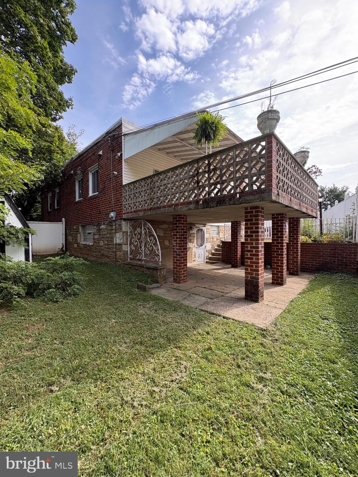 609 E HORTTER PLACE
