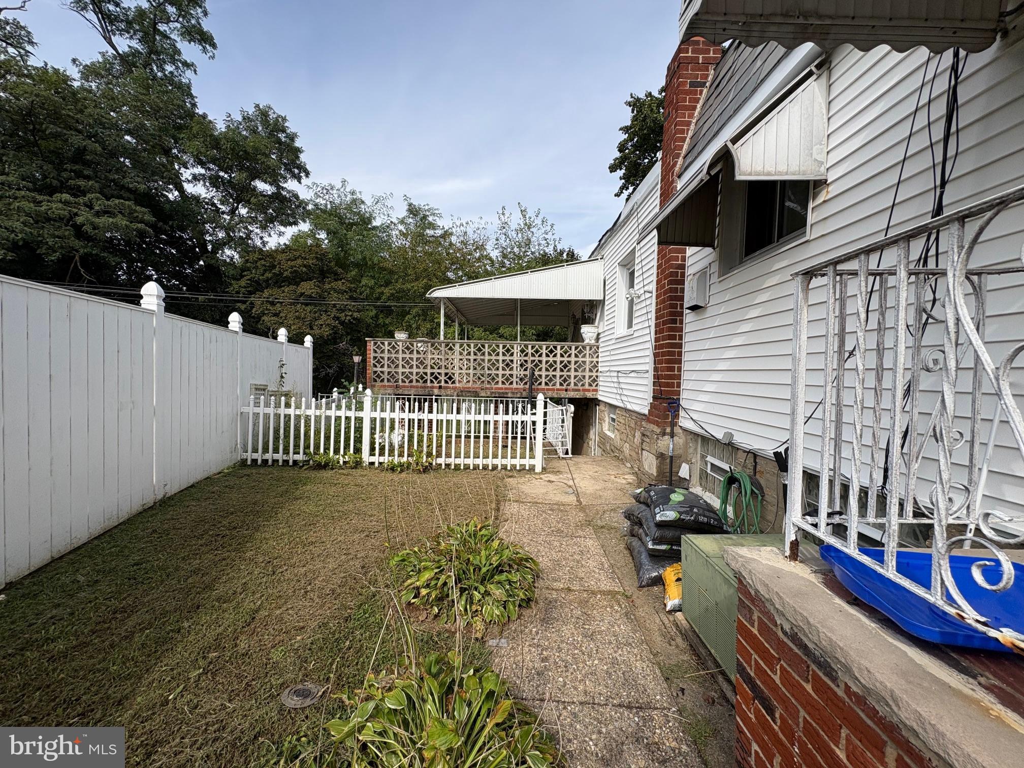 609 E HORTTER PLACE