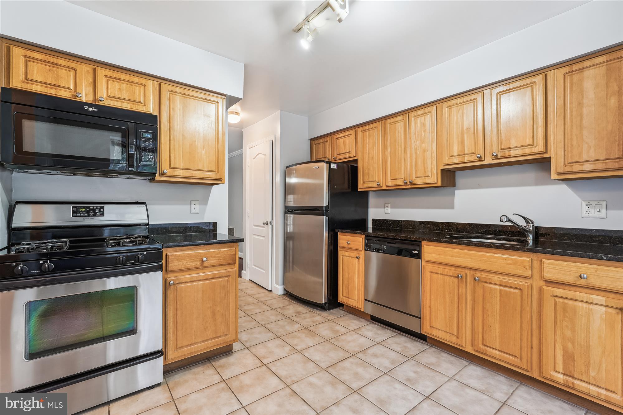 MONTGOMERY CHASE - Residential Lease