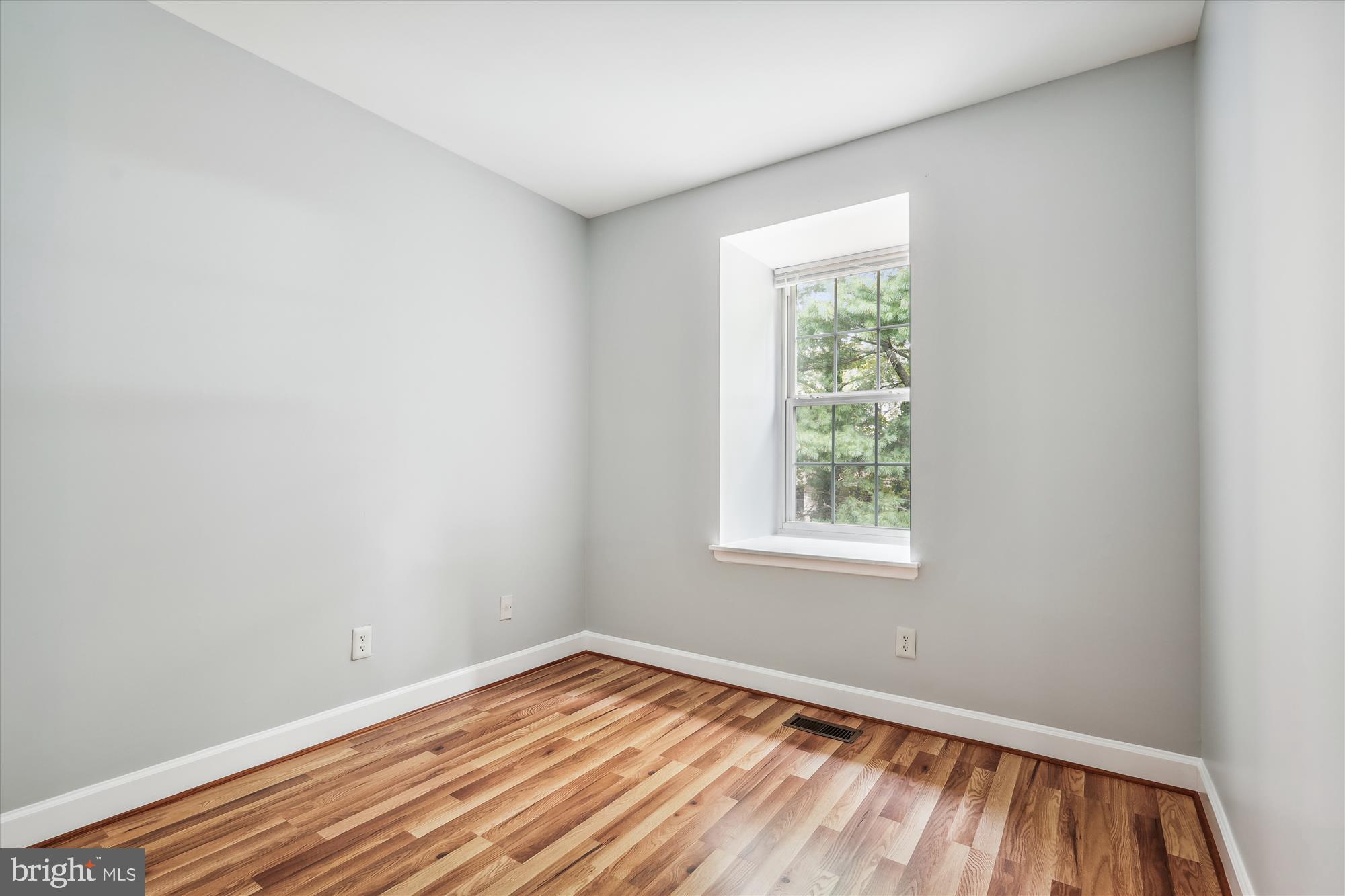 MONTGOMERY CHASE - Residential Lease