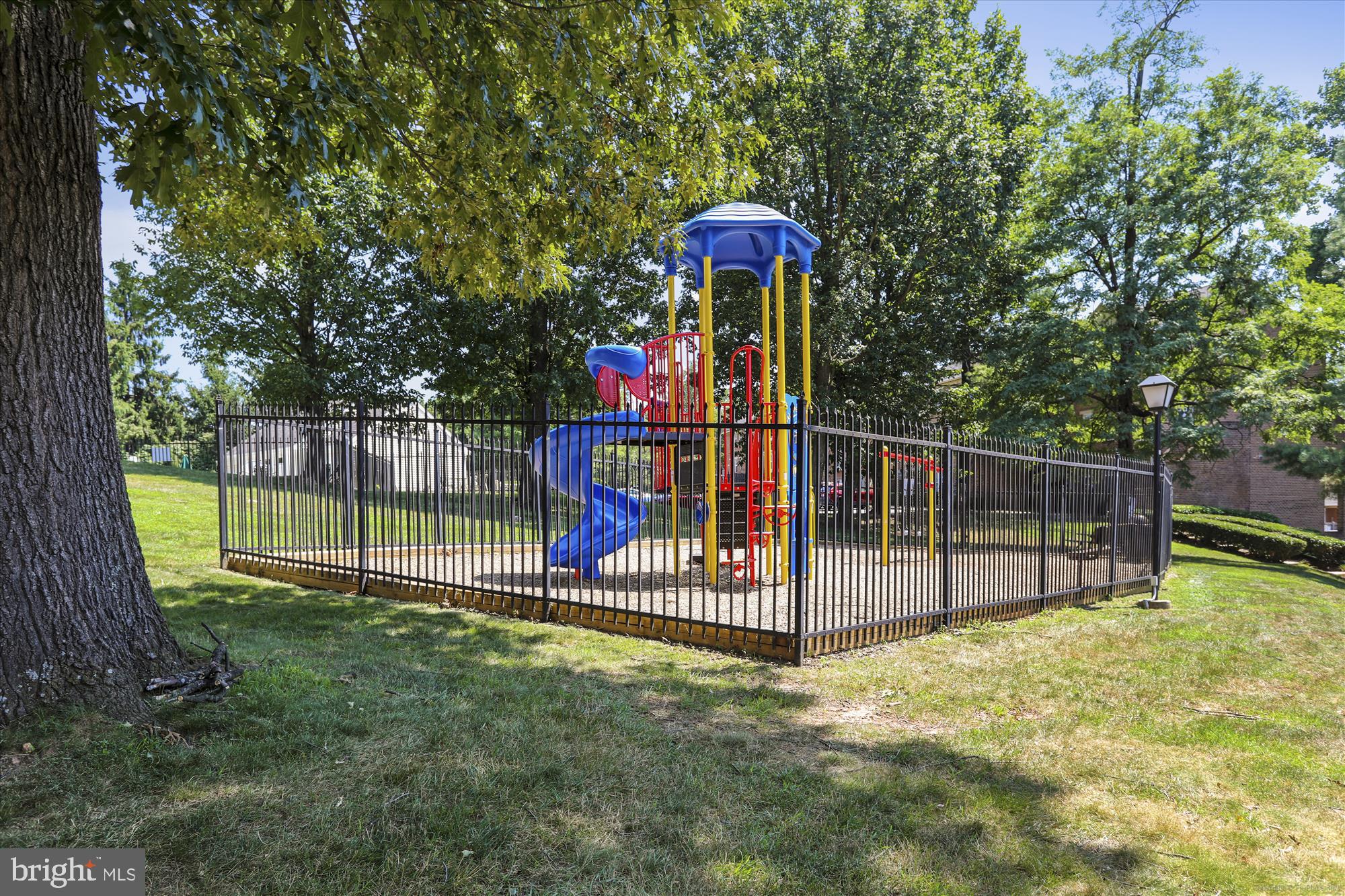 MONTGOMERY CHASE - Residential Lease