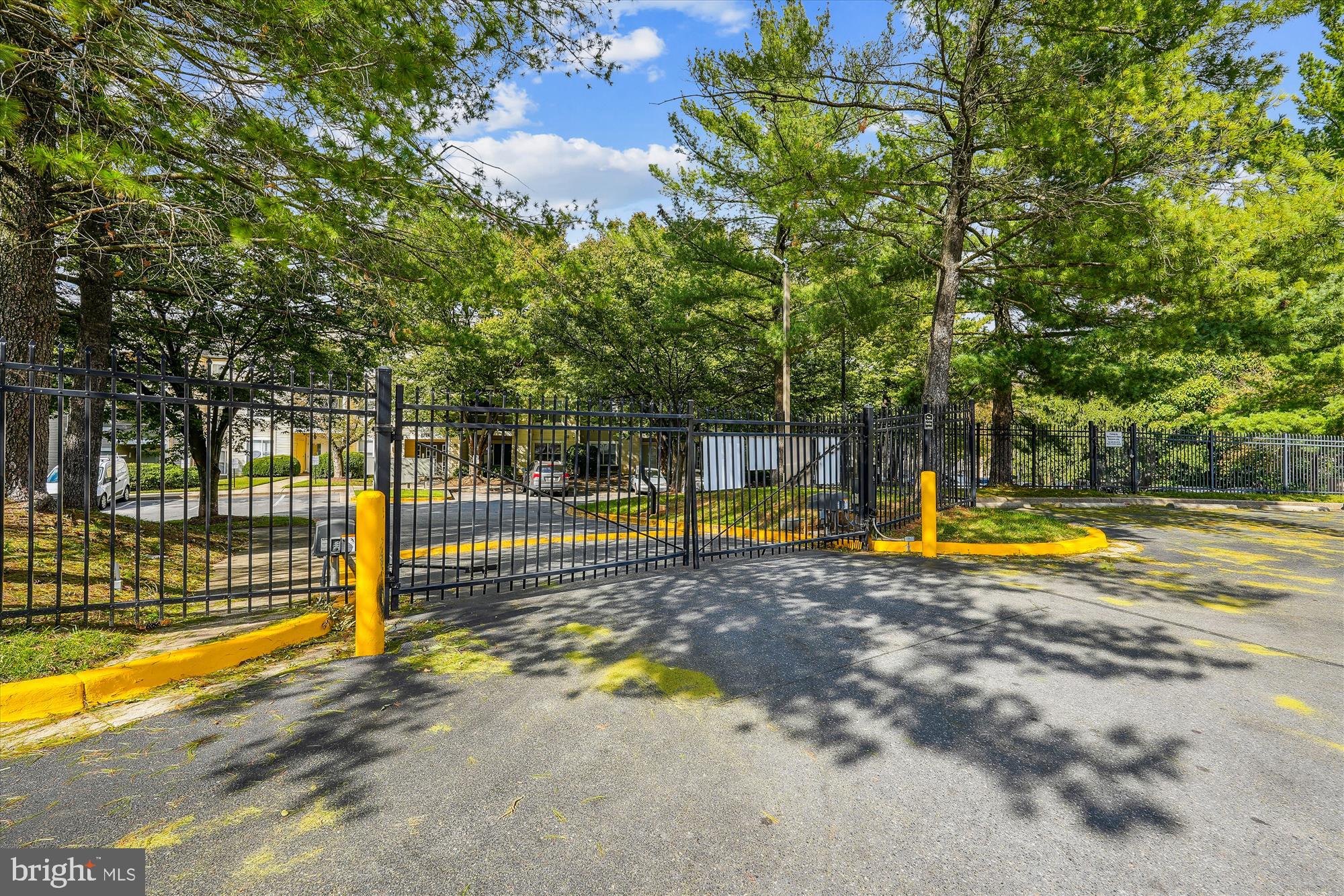 MONTGOMERY CHASE - Residential Lease