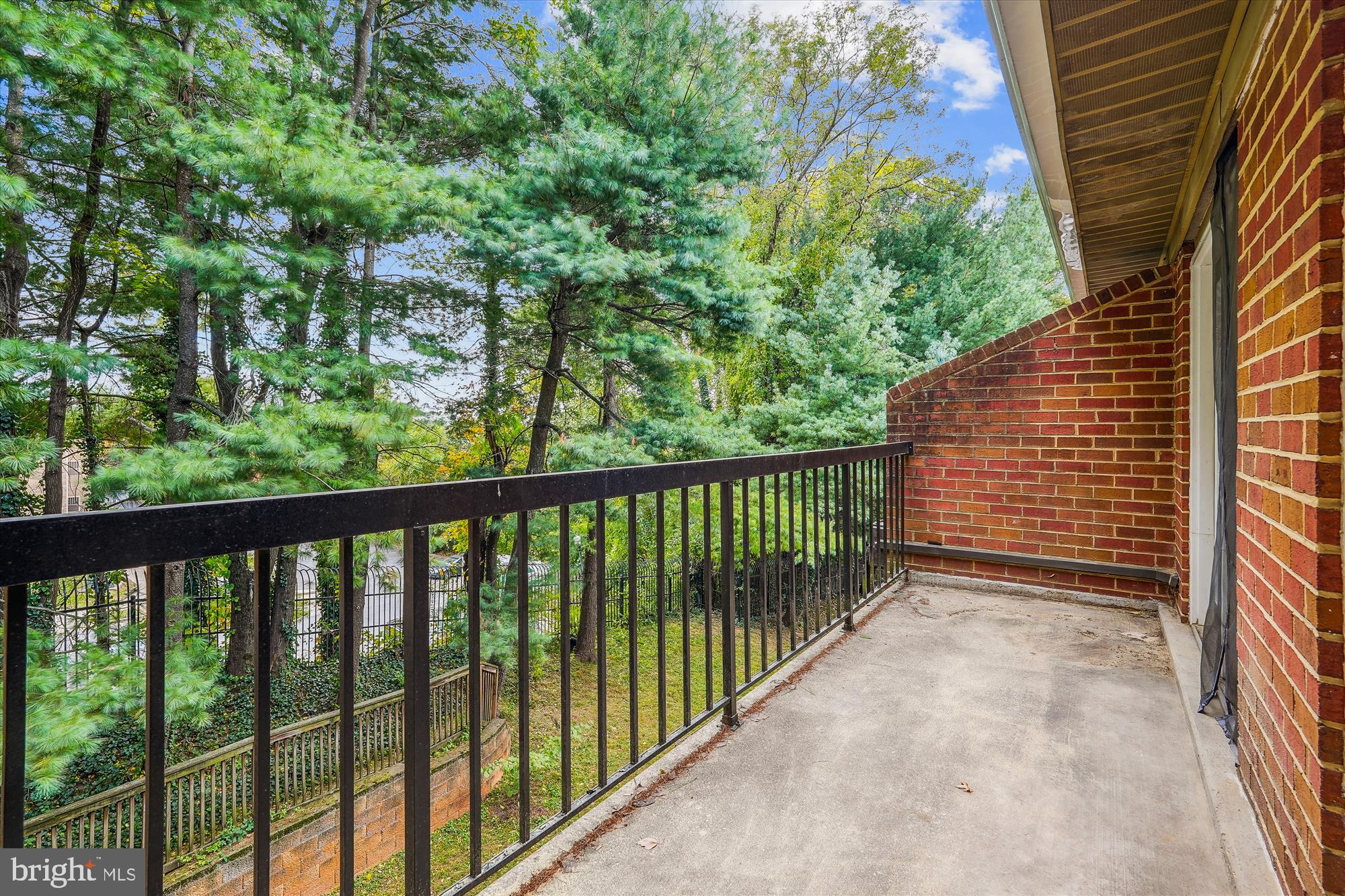 MONTGOMERY CHASE - Residential Lease