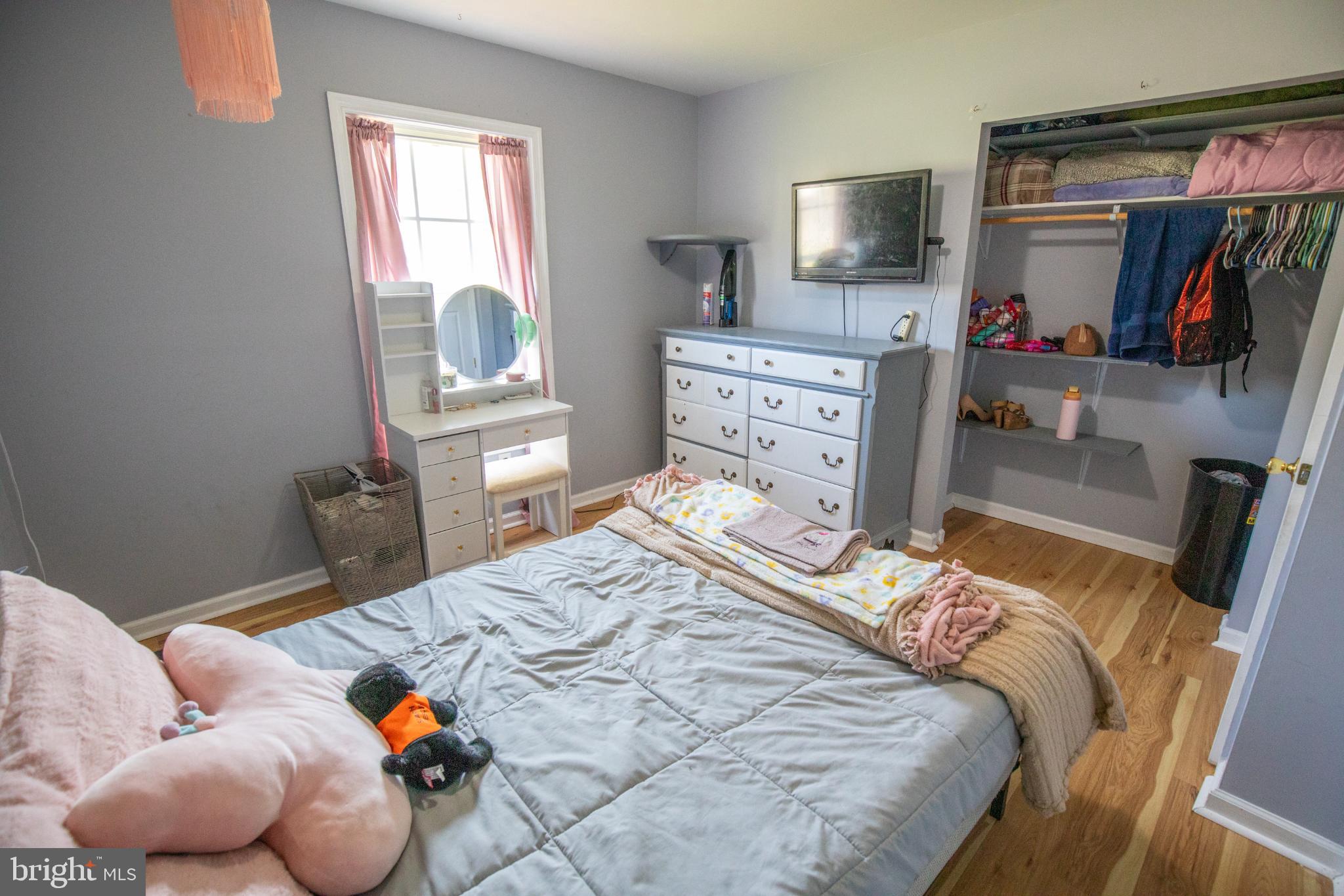 PINE GROVE ESTATES - Residential