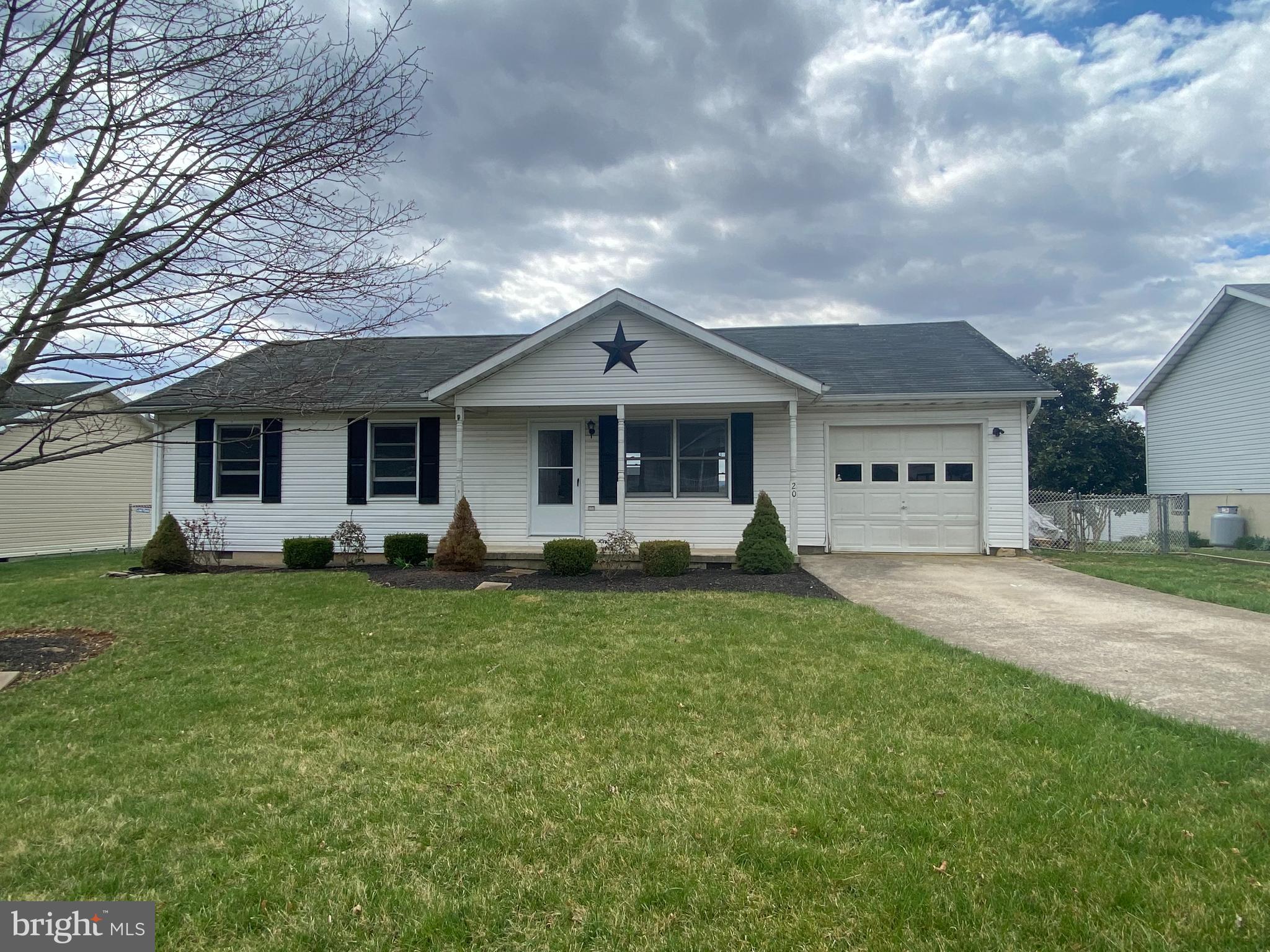 Spacious rancher in nice neighborhood, near all shopping centers and stores. This is a very well maintained 3 Bedroom 1 bath rancher, garage is a smaller garage with a den\study on back side of it. Fully fenced in back yard, home is clean and ready for your family. Pet may be considered case by case with a monthly pet fee. Income should be $4800.00, must pass background check and eviction check to qualify. Available January 1st, 2024. Must have a 24 hour notice to show, tenant occupied.