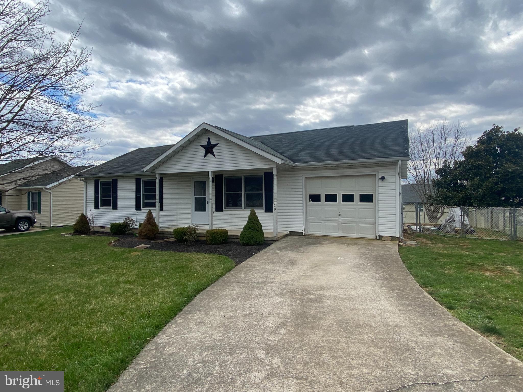 PATRICK HENRY ESTATES - Residential Lease