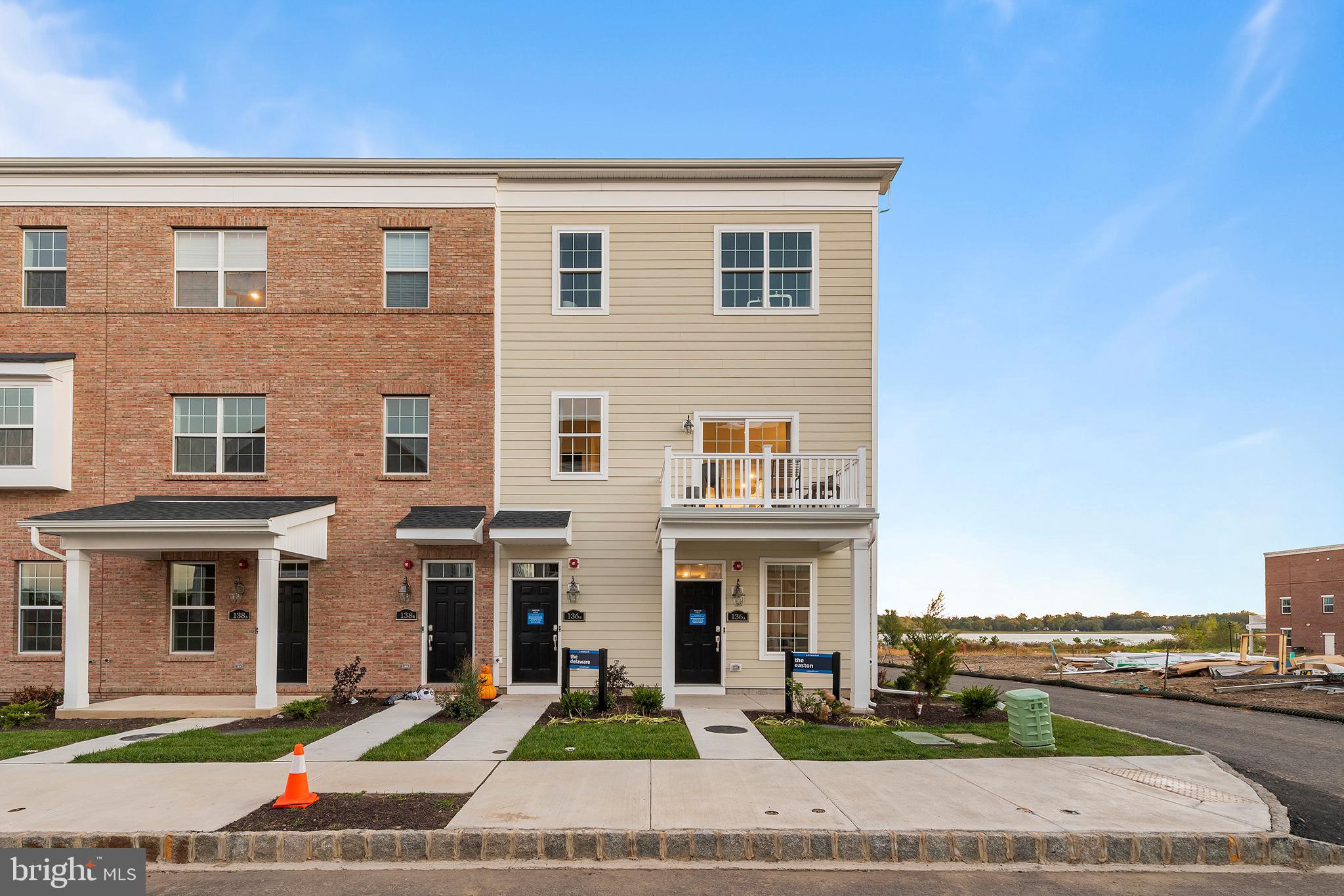 WATERSIDE - Residential