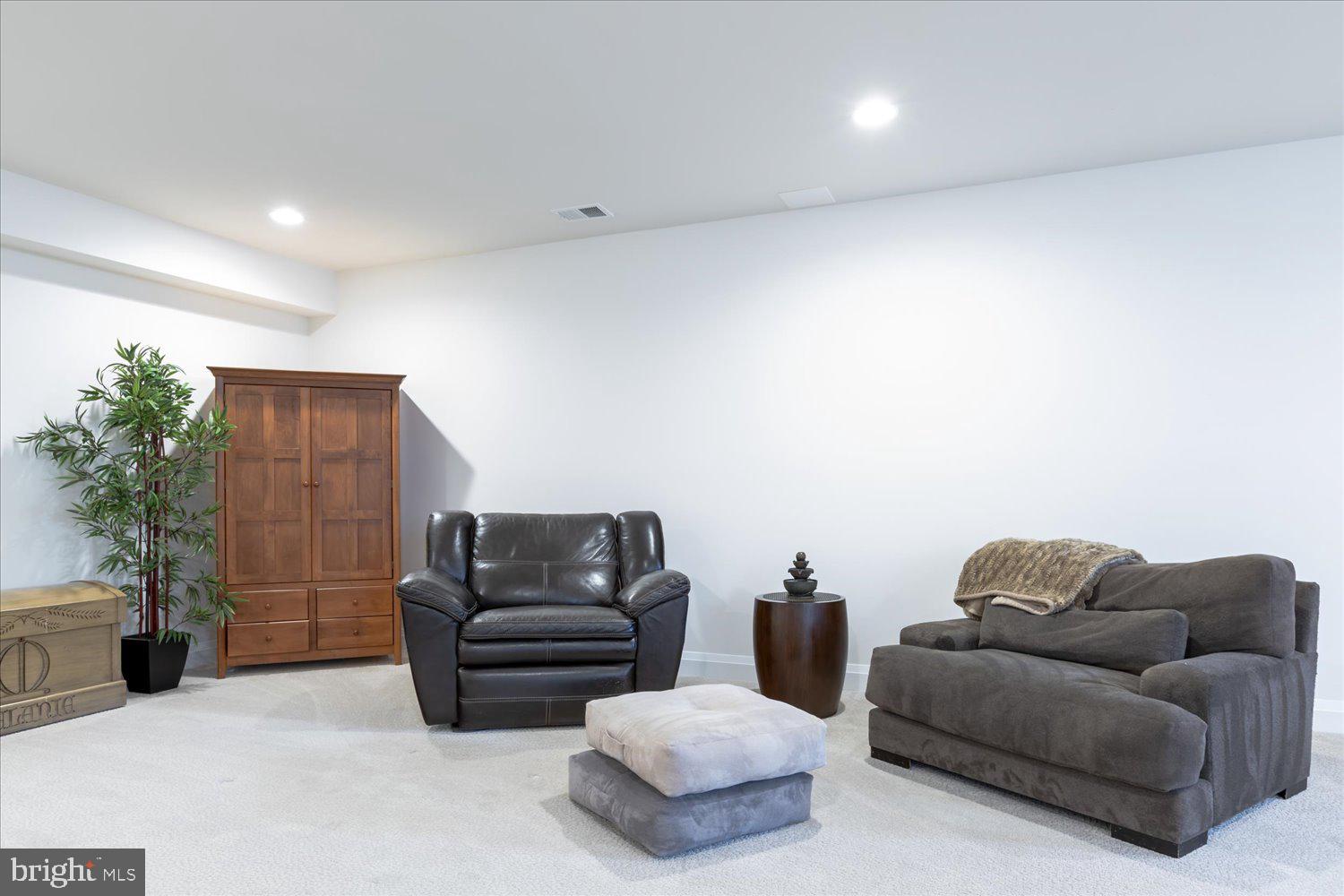 RUCKERS LANGLEY - Residential