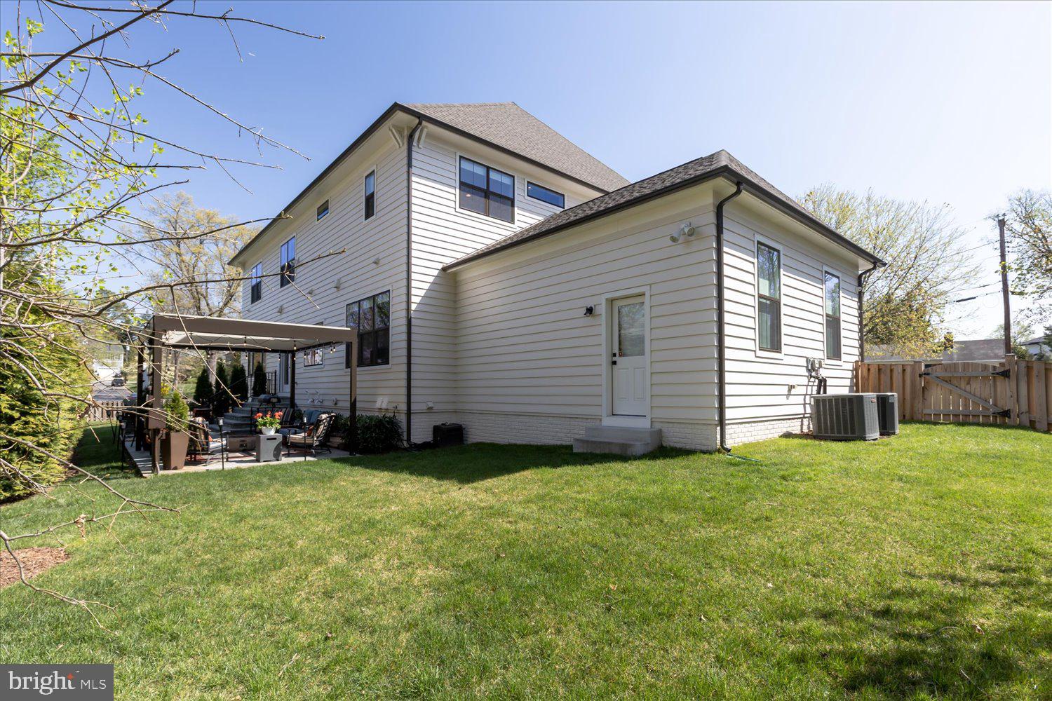 RUCKERS LANGLEY - Residential