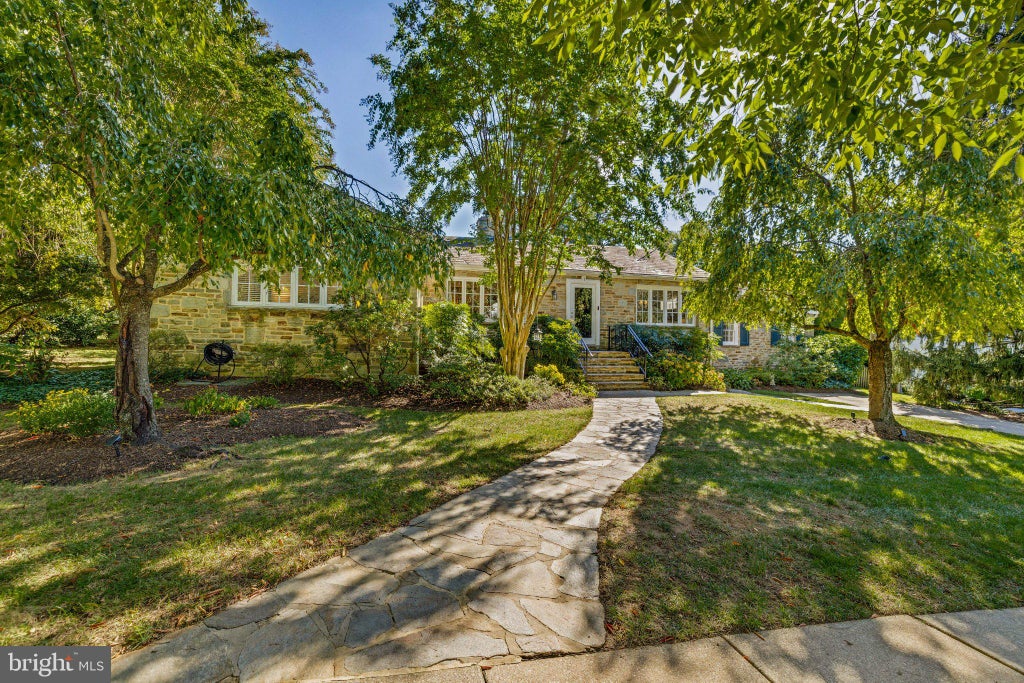 Photo of 1 St Georges Road, BALTIMORE, MD 21210 (MLS # MDBA2233398)