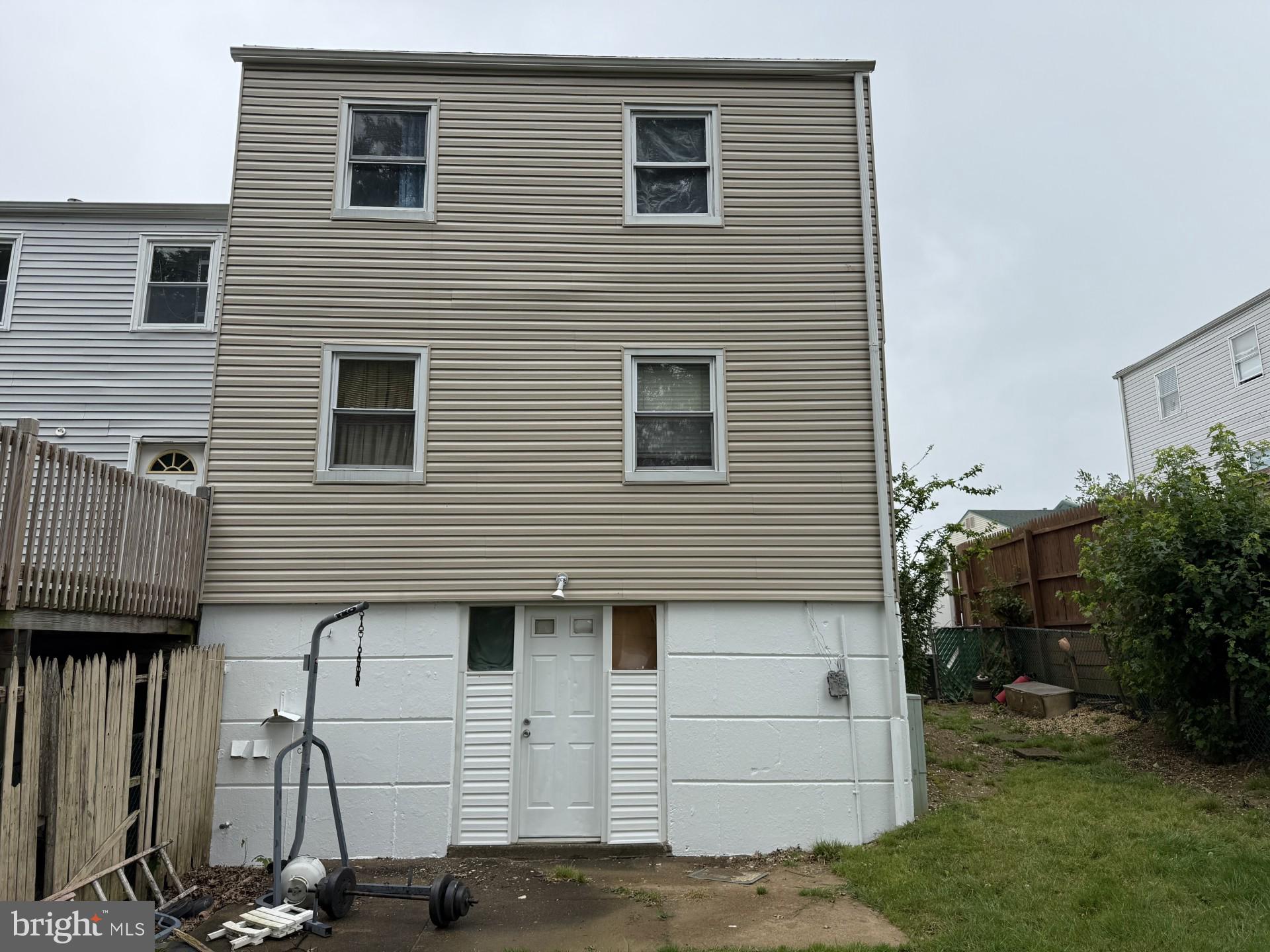 3325 ASHFIELD LANE