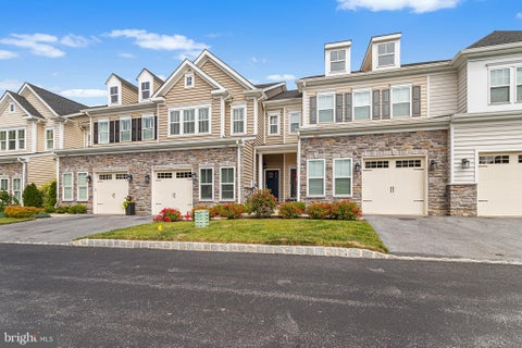 Townhouse For Sale - 203 Trotters Court #4<br/> Delaware County, NEWTOWN SQUARE, PA 19073