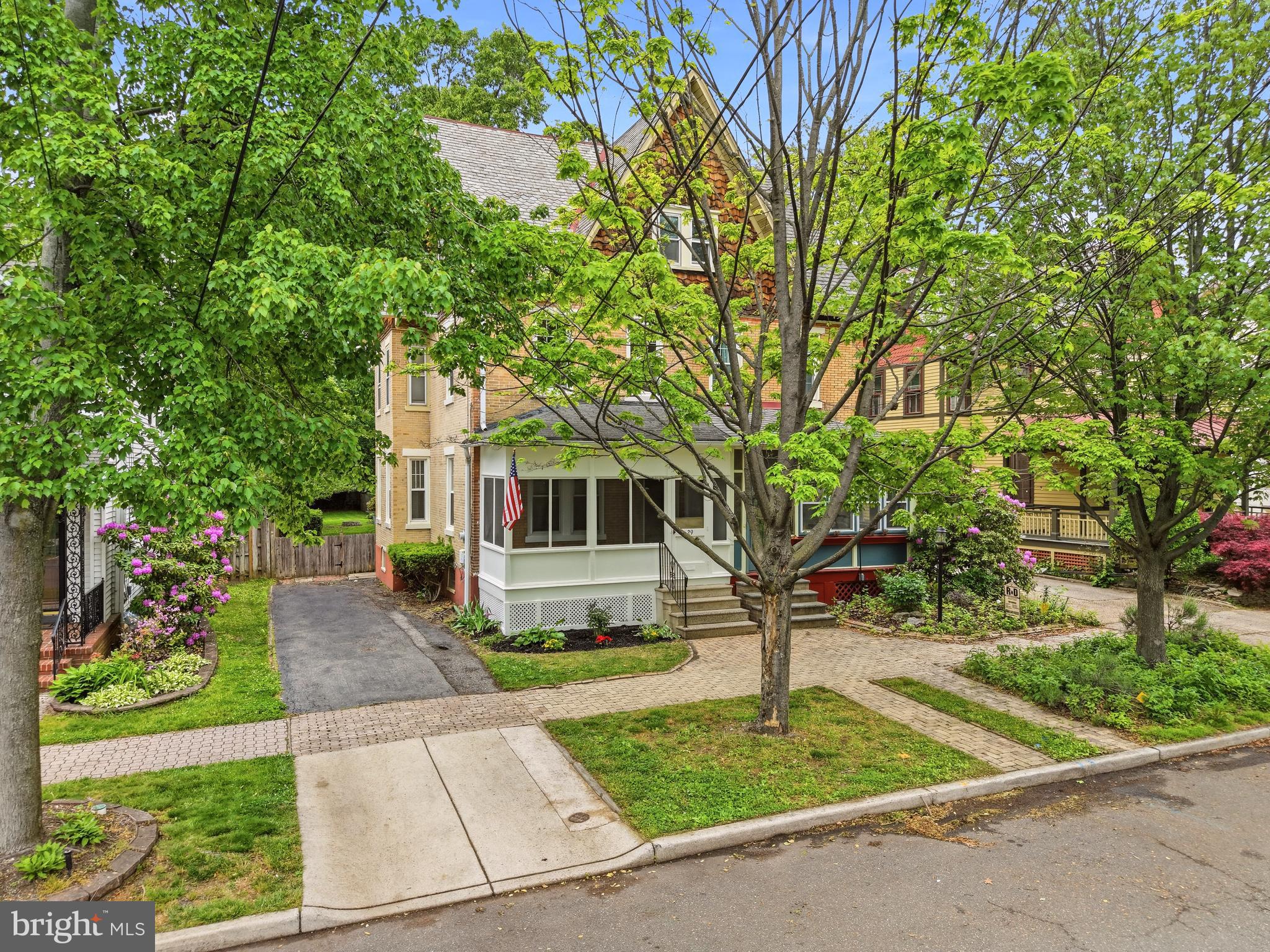 29 W EUCLID AVENUE