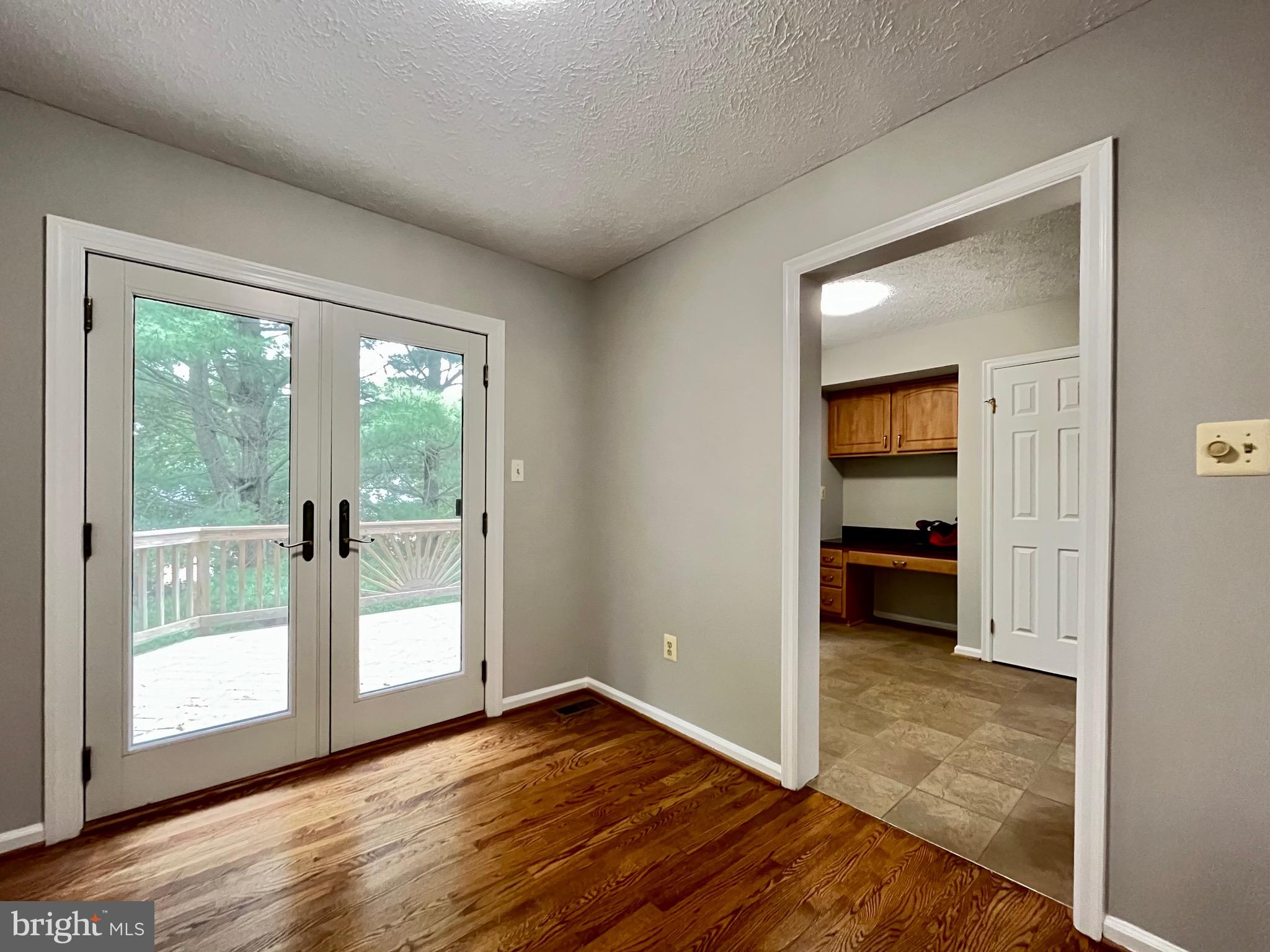 MONTGOMERY MEADOWS - Residential Lease