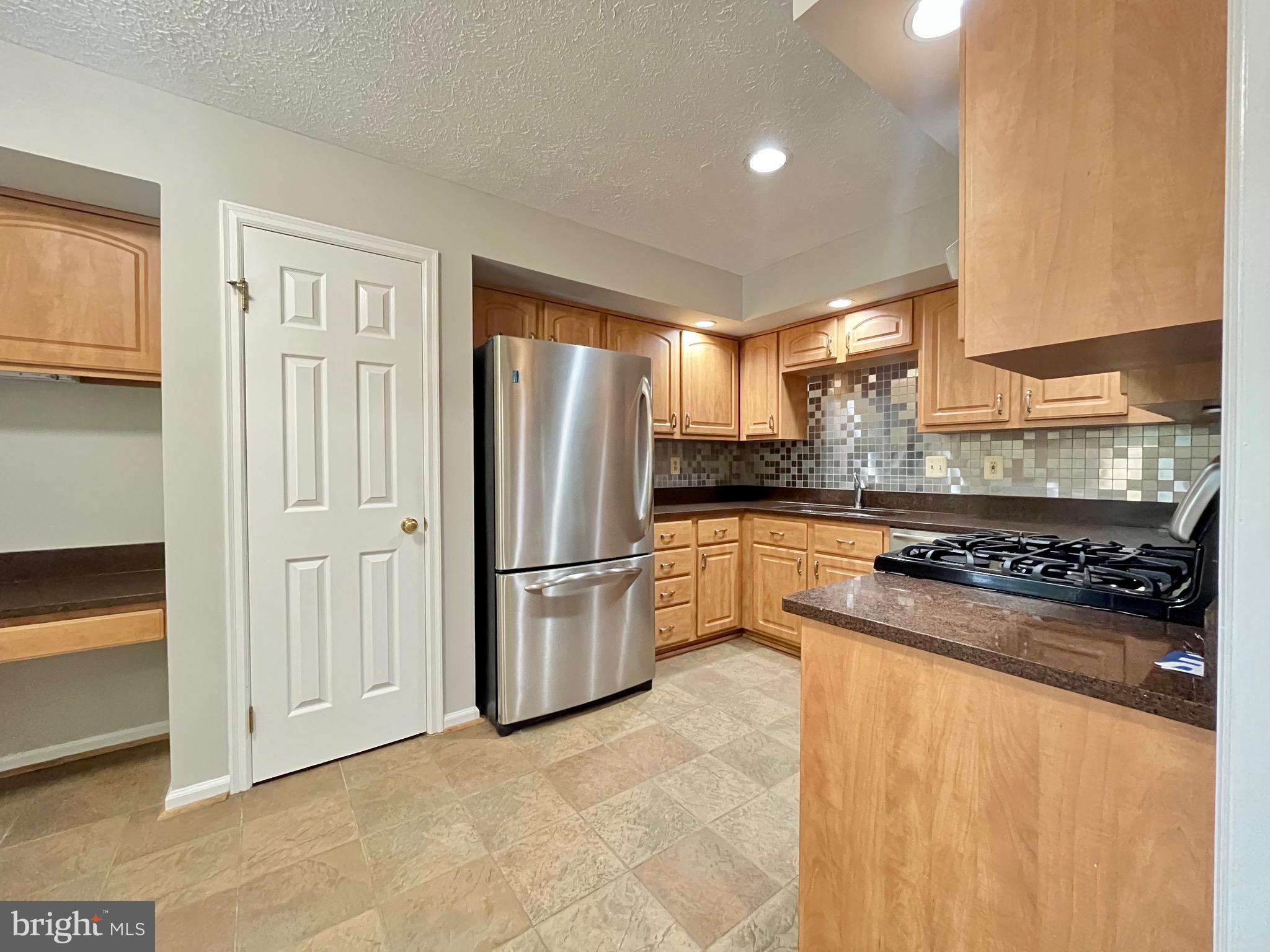 MONTGOMERY MEADOWS - Residential Lease