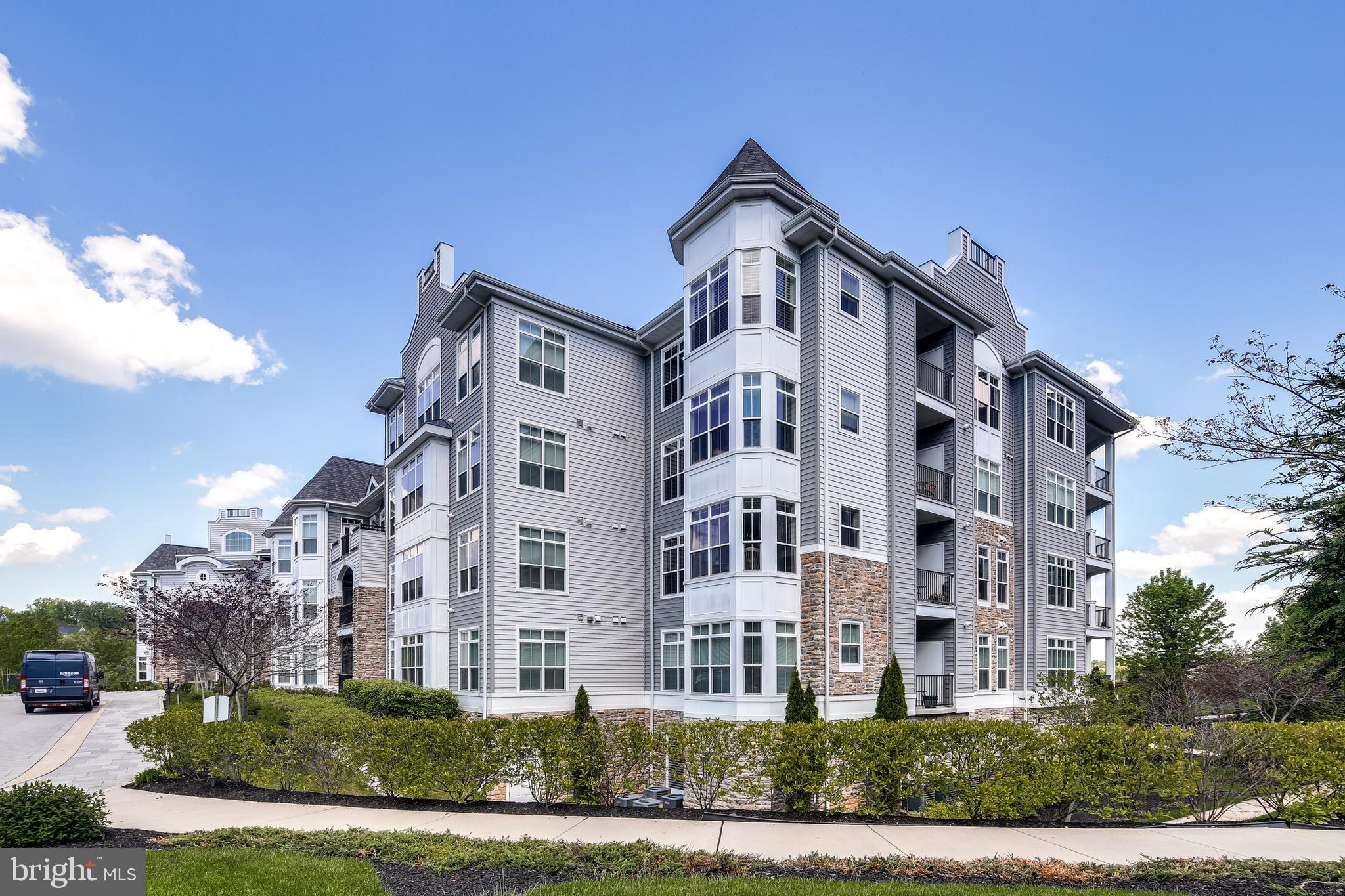 THE BLUFFS AT QUARRY LAKE - Residential