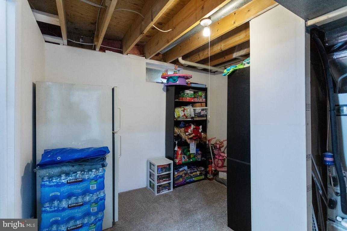 AMYCLAE ESTATES - Residential Lease