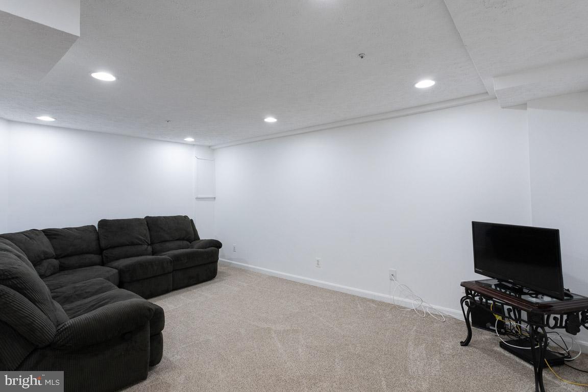 AMYCLAE ESTATES - Residential Lease