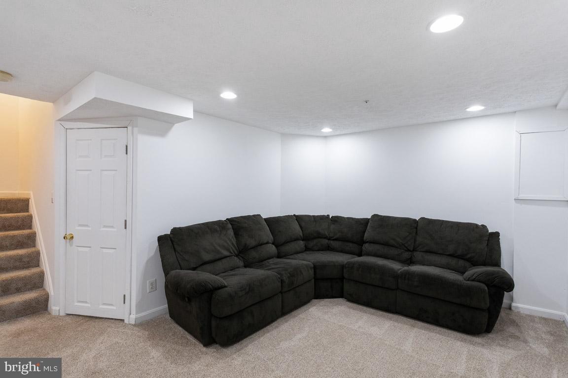 AMYCLAE ESTATES - Residential Lease