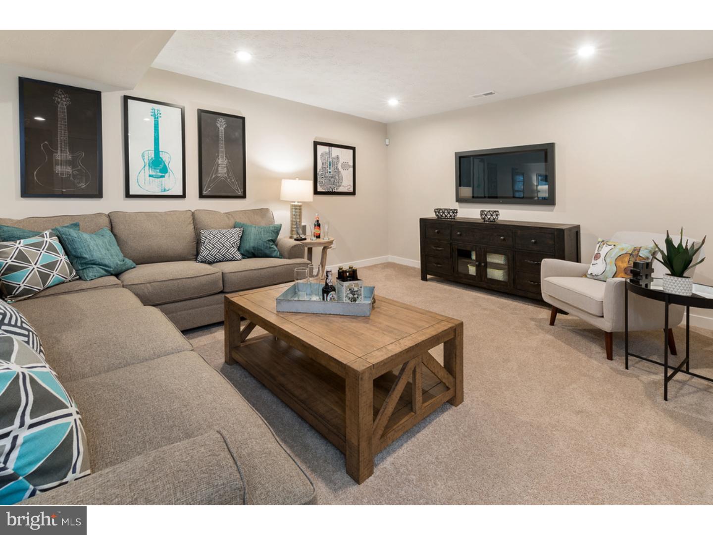 HANOVER POINTE - Residential