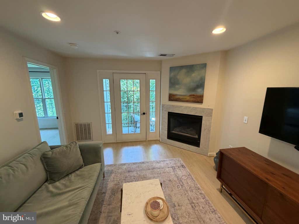 Photo of 2052 Quaker Way #10, ANNAPOLIS, MD 21401 (MLS # MDAA2154962)