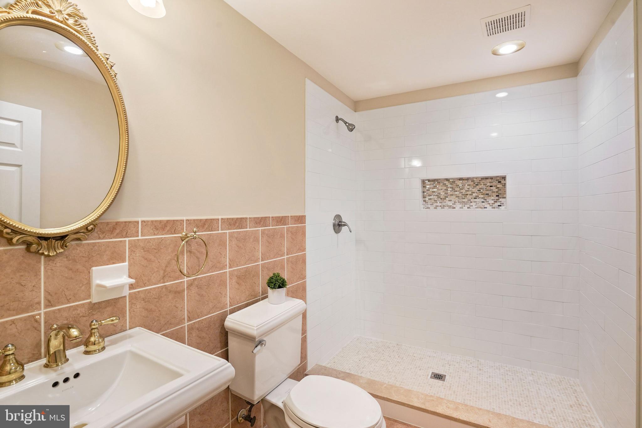 SUMNER LAKE - Residential