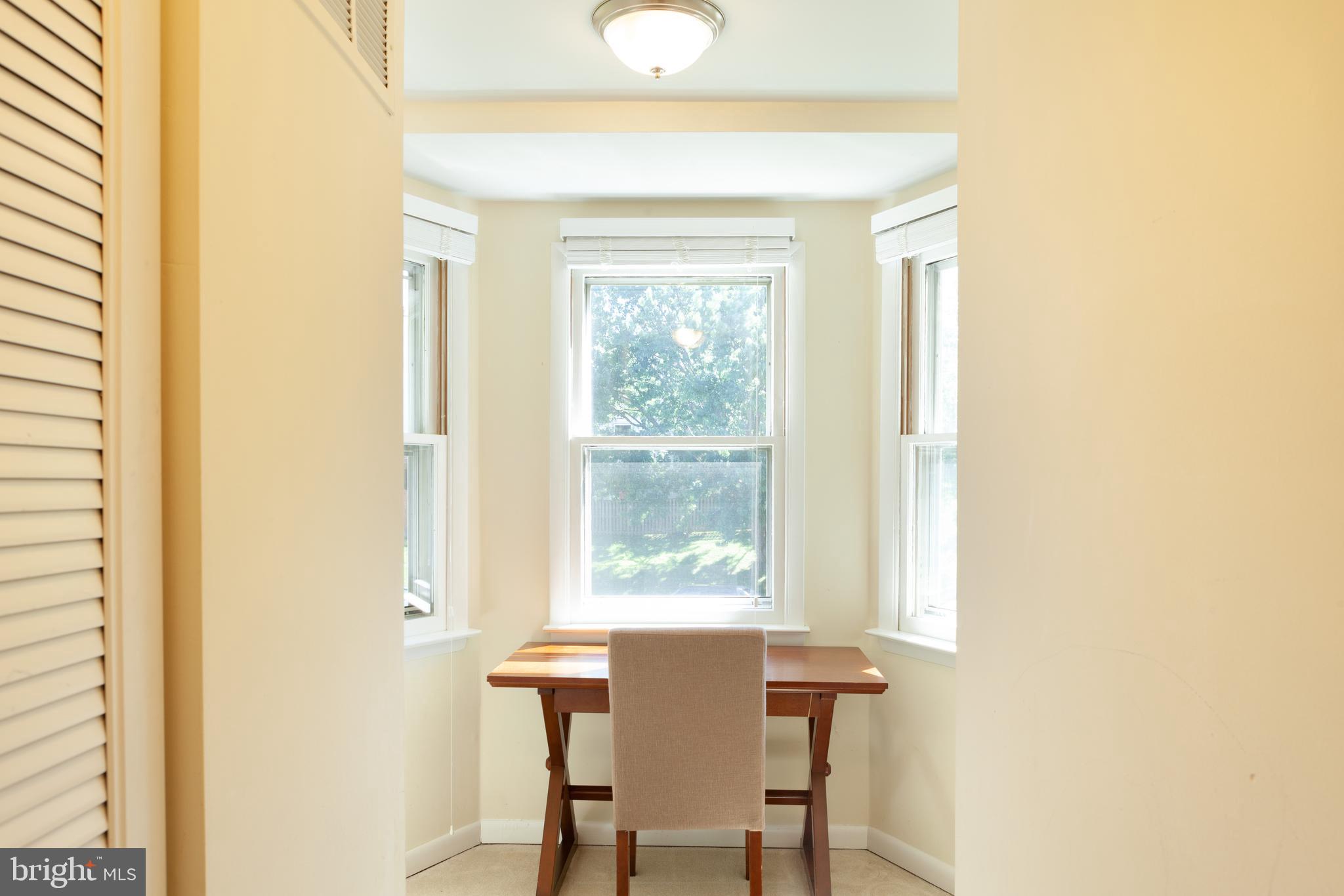 CIRCLE WOODS - Residential Lease