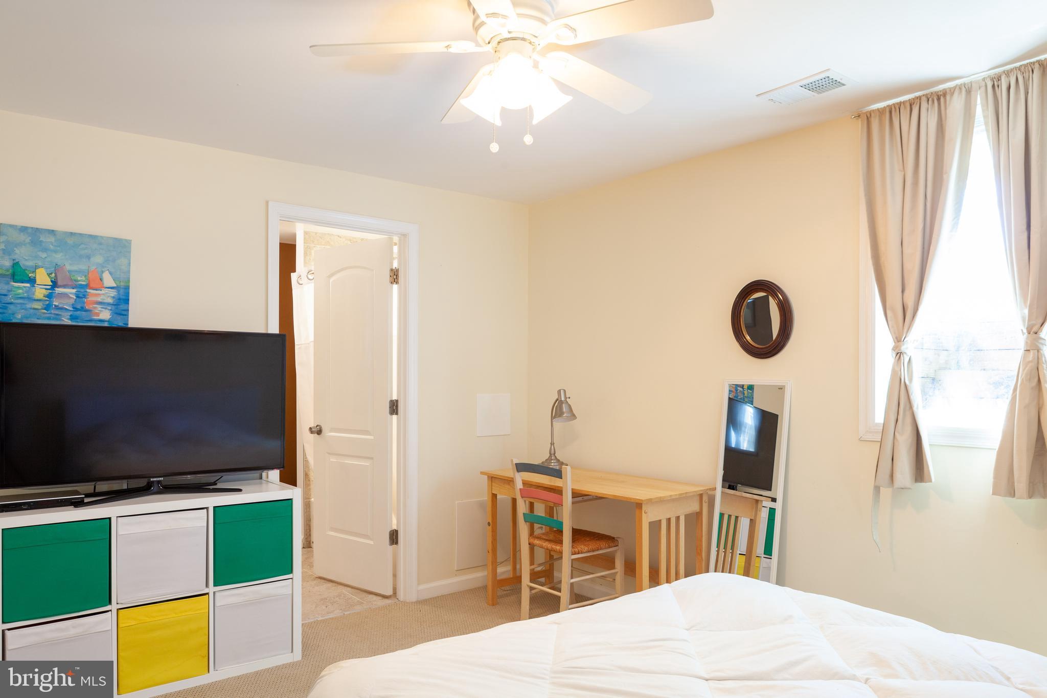 CIRCLE WOODS - Residential Lease