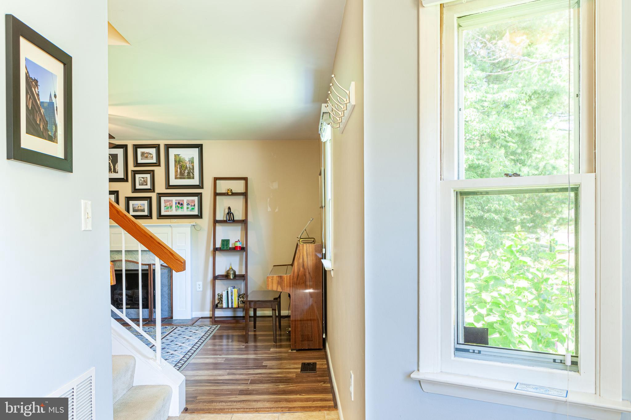 CIRCLE WOODS - Residential Lease